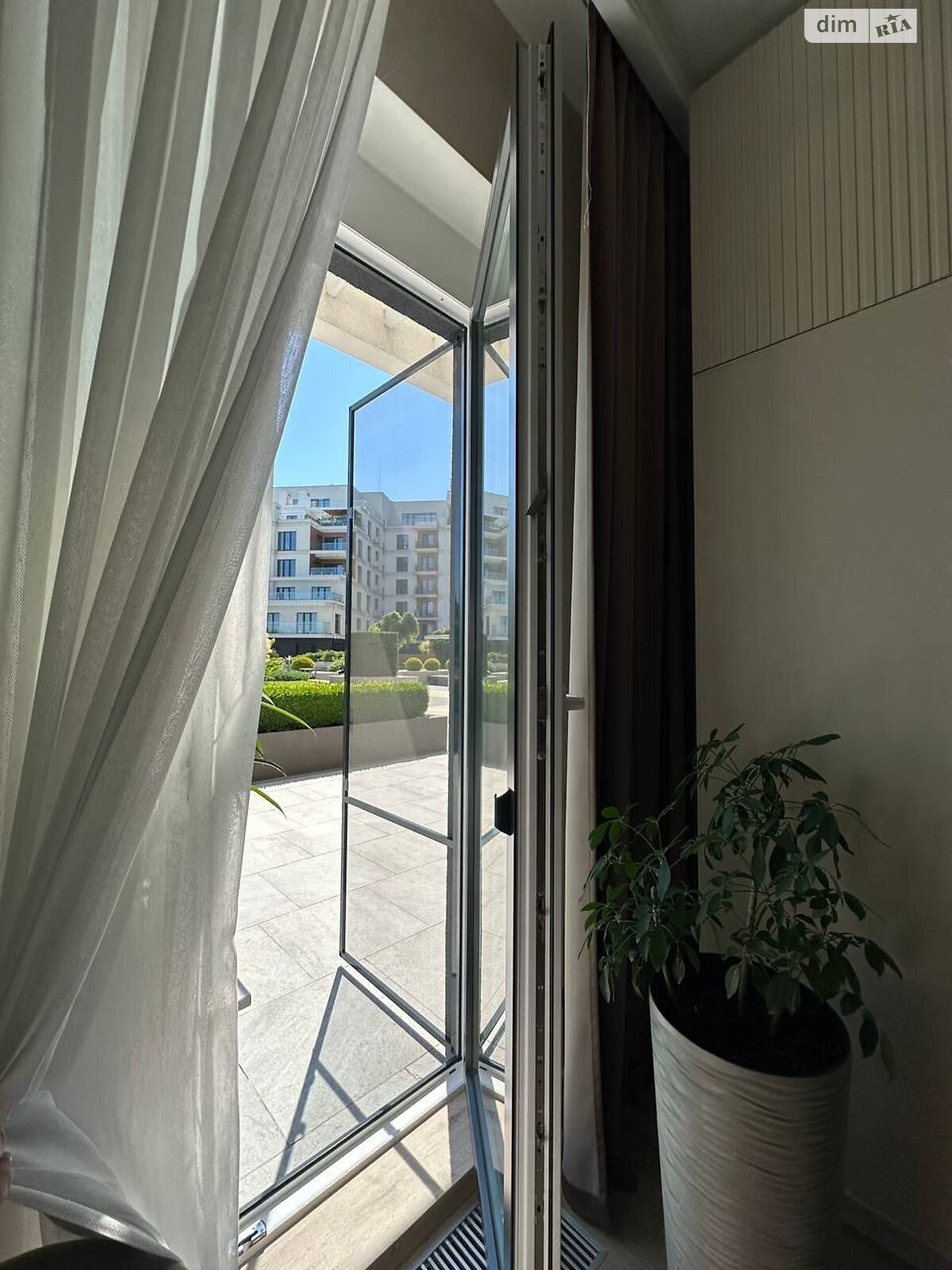 Продаж трикімнатної квартири в Одесі, на пров. Маячний, район Дача Ковалевського фото 1 Продаж трикімнатної квартири в Одесі, на пров. Маячний, район Дача Ковалевського фото 1