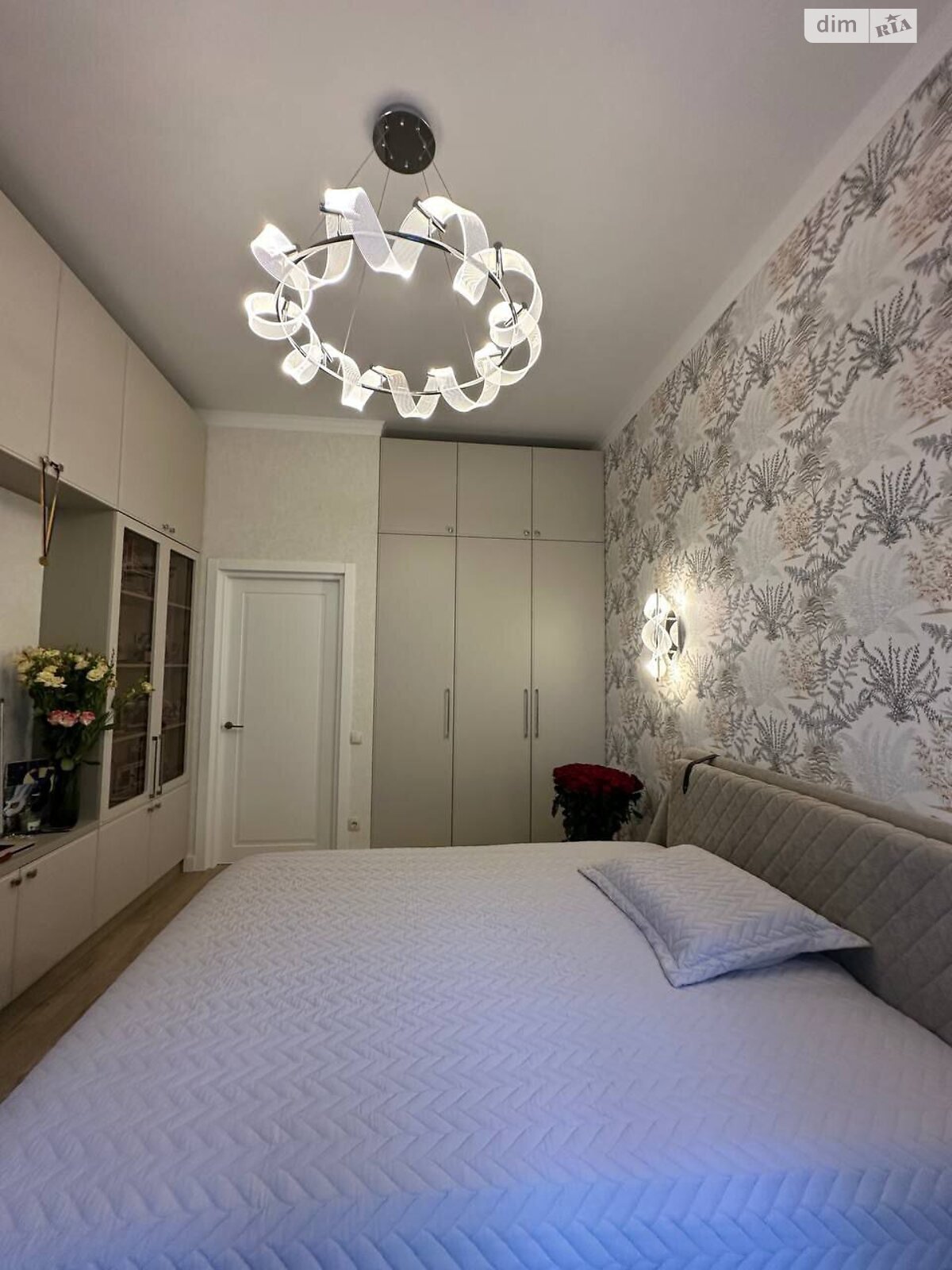 Продаж трикімнатної квартири в Одесі, на пров. Маячний, район Дача Ковалевського фото 1 Продаж трикімнатної квартири в Одесі, на пров. Маячний, район Дача Ковалевського фото 1