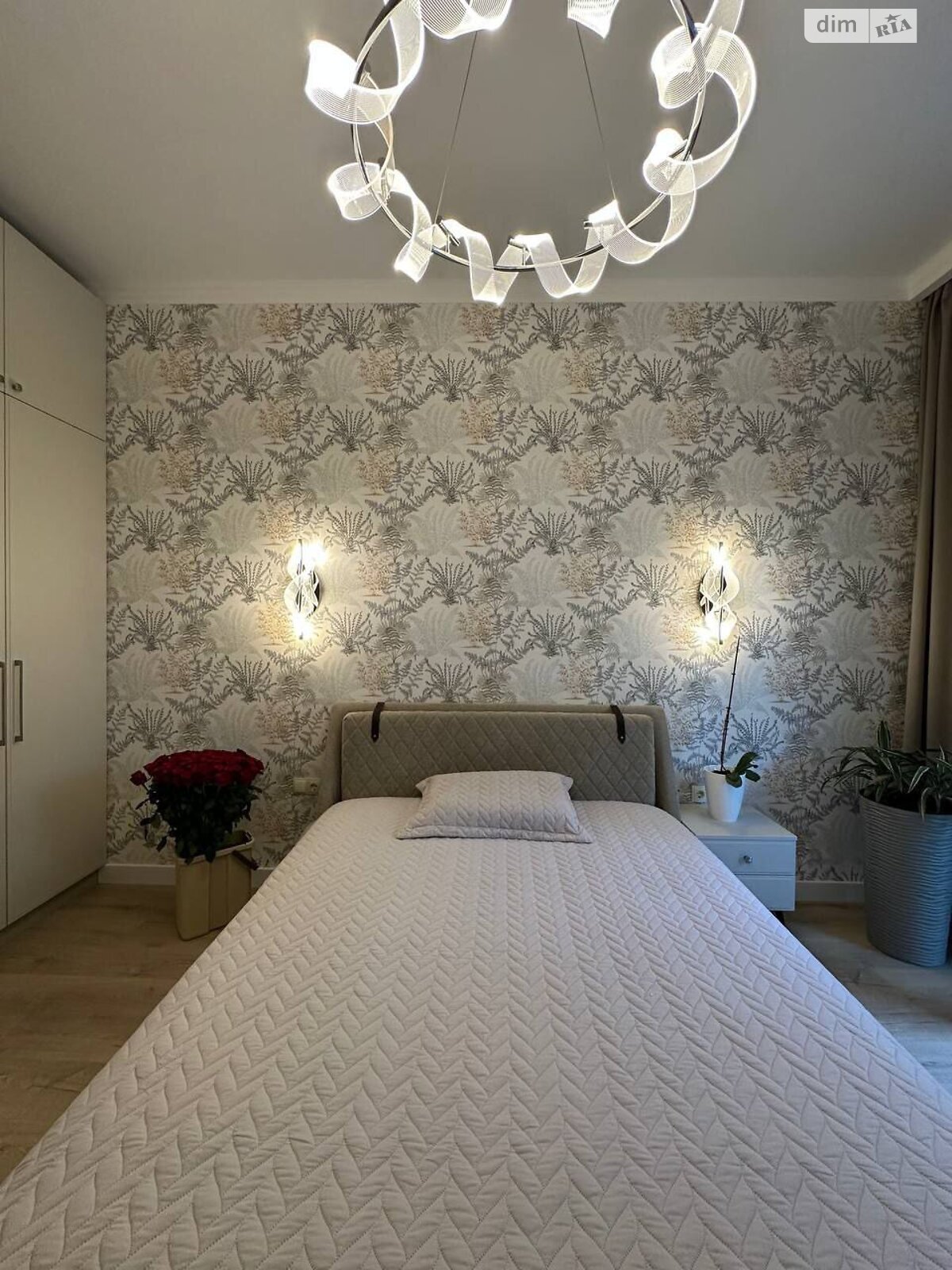 Продаж трикімнатної квартири в Одесі, на пров. Маячний, район Дача Ковалевського фото 1 Продаж трикімнатної квартири в Одесі, на пров. Маячний, район Дача Ковалевського фото 1