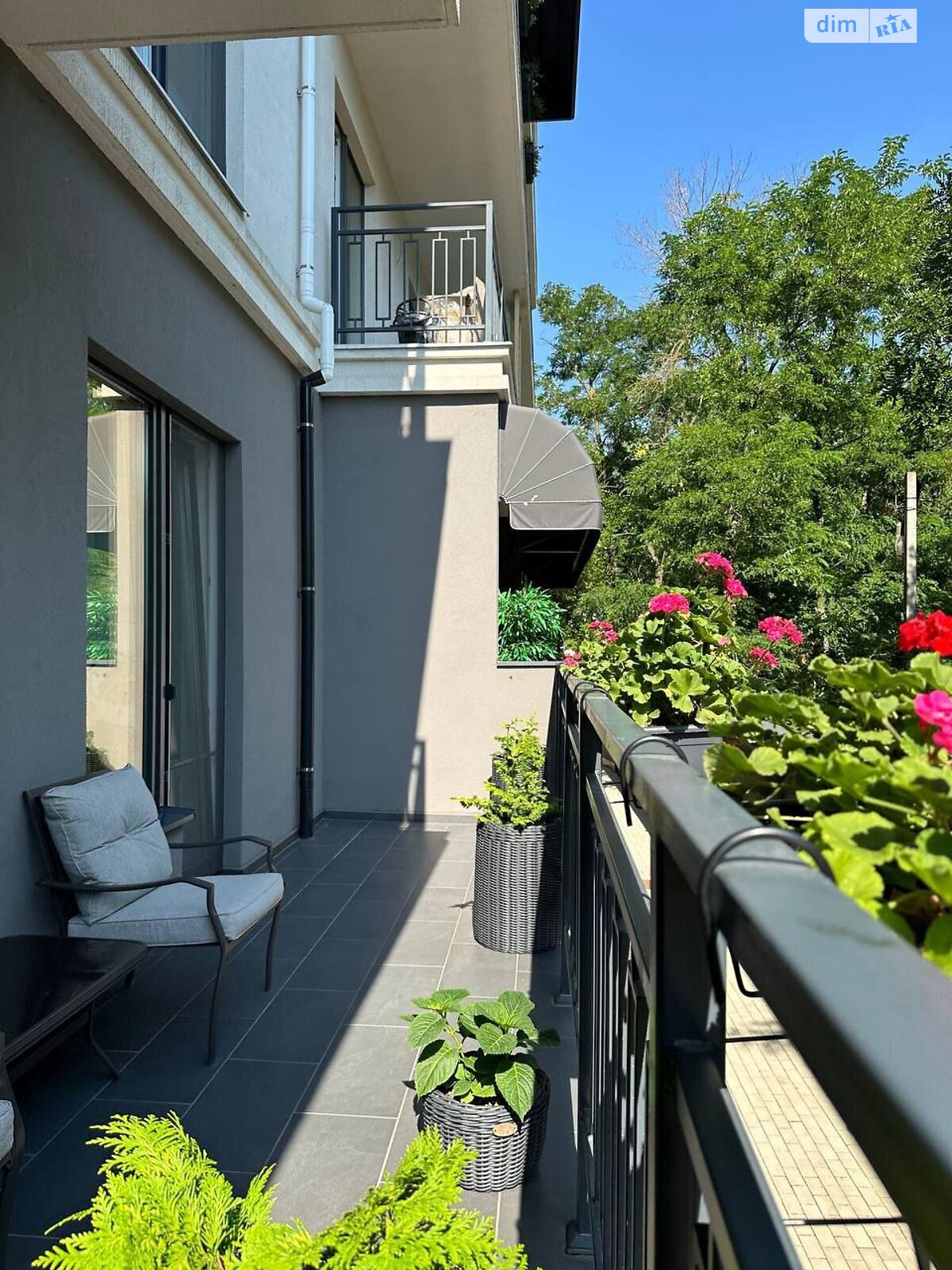 Продаж трикімнатної квартири в Одесі, на пров. Маячний, район Дача Ковалевського фото 1 Продаж трикімнатної квартири в Одесі, на пров. Маячний, район Дача Ковалевського фото 1