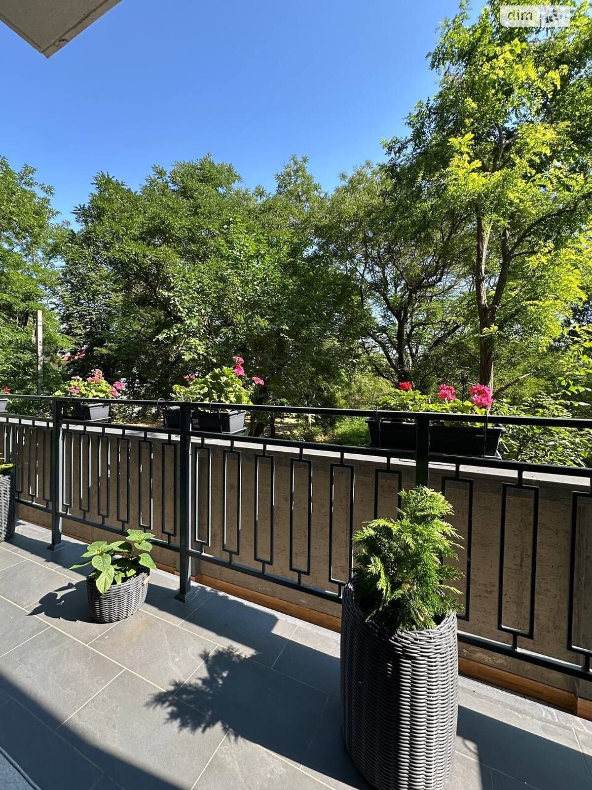 Продаж трикімнатної квартири в Одесі, на пров. Маячний, район Дача Ковалевського фото 1 Продаж трикімнатної квартири в Одесі, на пров. Маячний, район Дача Ковалевського фото 1