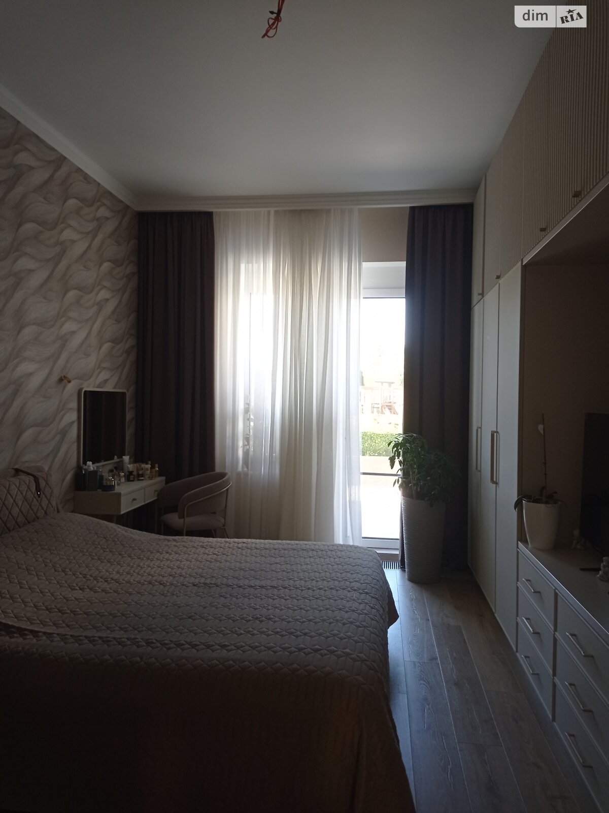 Продаж трикімнатної квартири в Одесі, на пров. Маячний 7, район Дача Ковалевського фото 1 Продаж трикімнатної квартири в Одесі, на пров. Маячний 7, район Дача Ковалевського фото 1