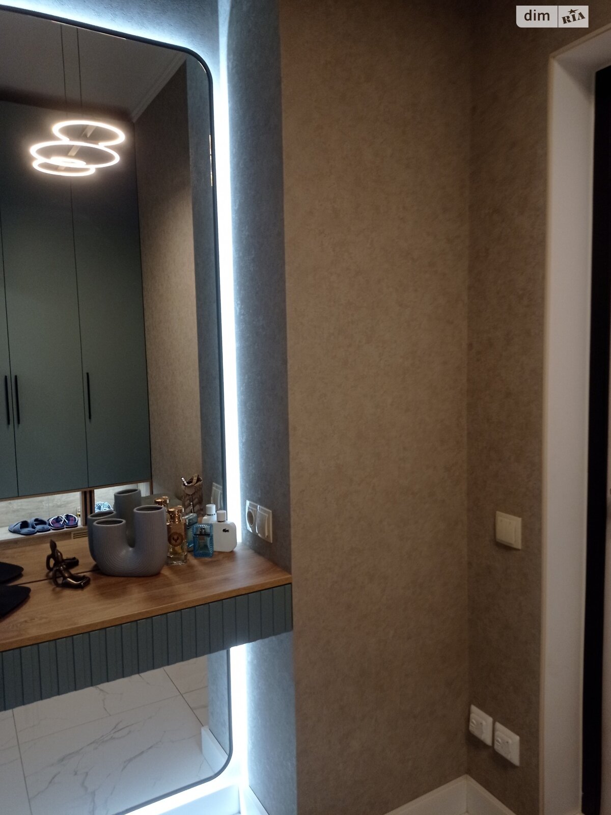 Продаж трикімнатної квартири в Одесі, на пров. Маячний 7, район Дача Ковалевського фото 1 Продаж трикімнатної квартири в Одесі, на пров. Маячний 7, район Дача Ковалевського фото 1