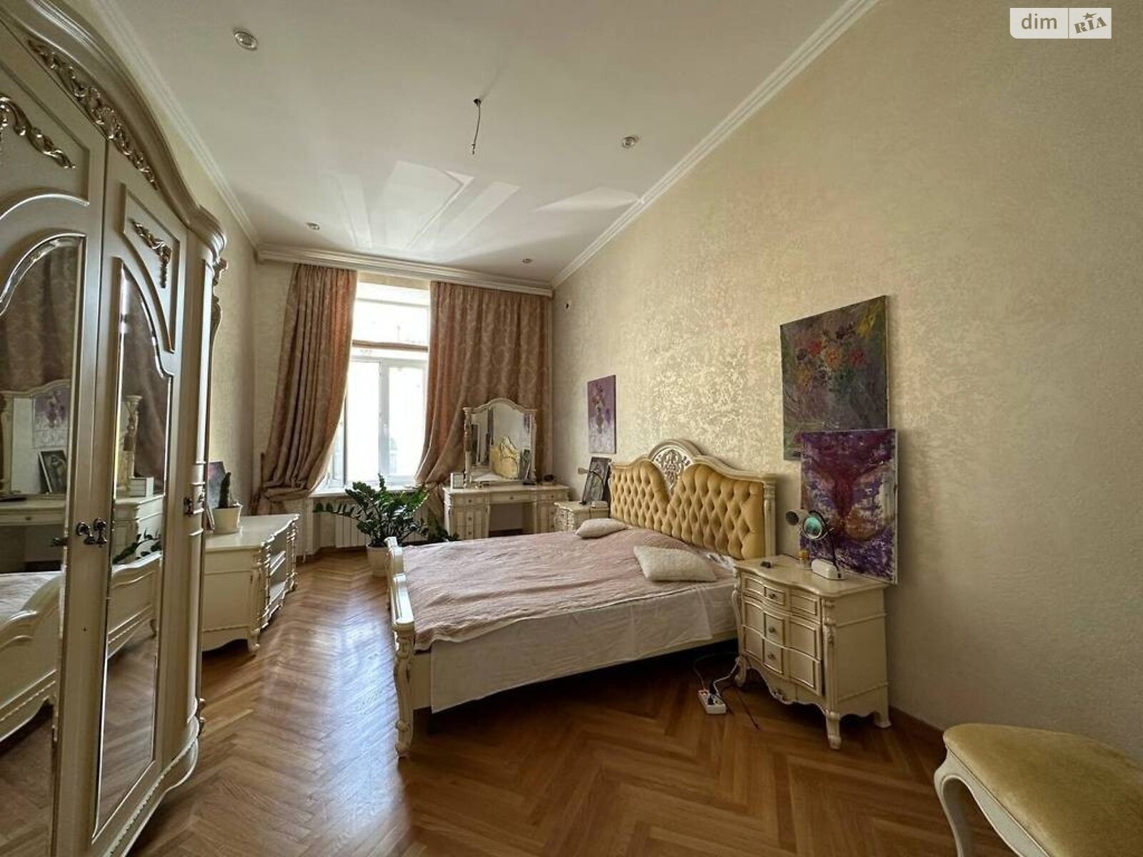 Продажа трехкомнатной квартиры в Одессе, на ул. Дерибасовская 9, фото 1