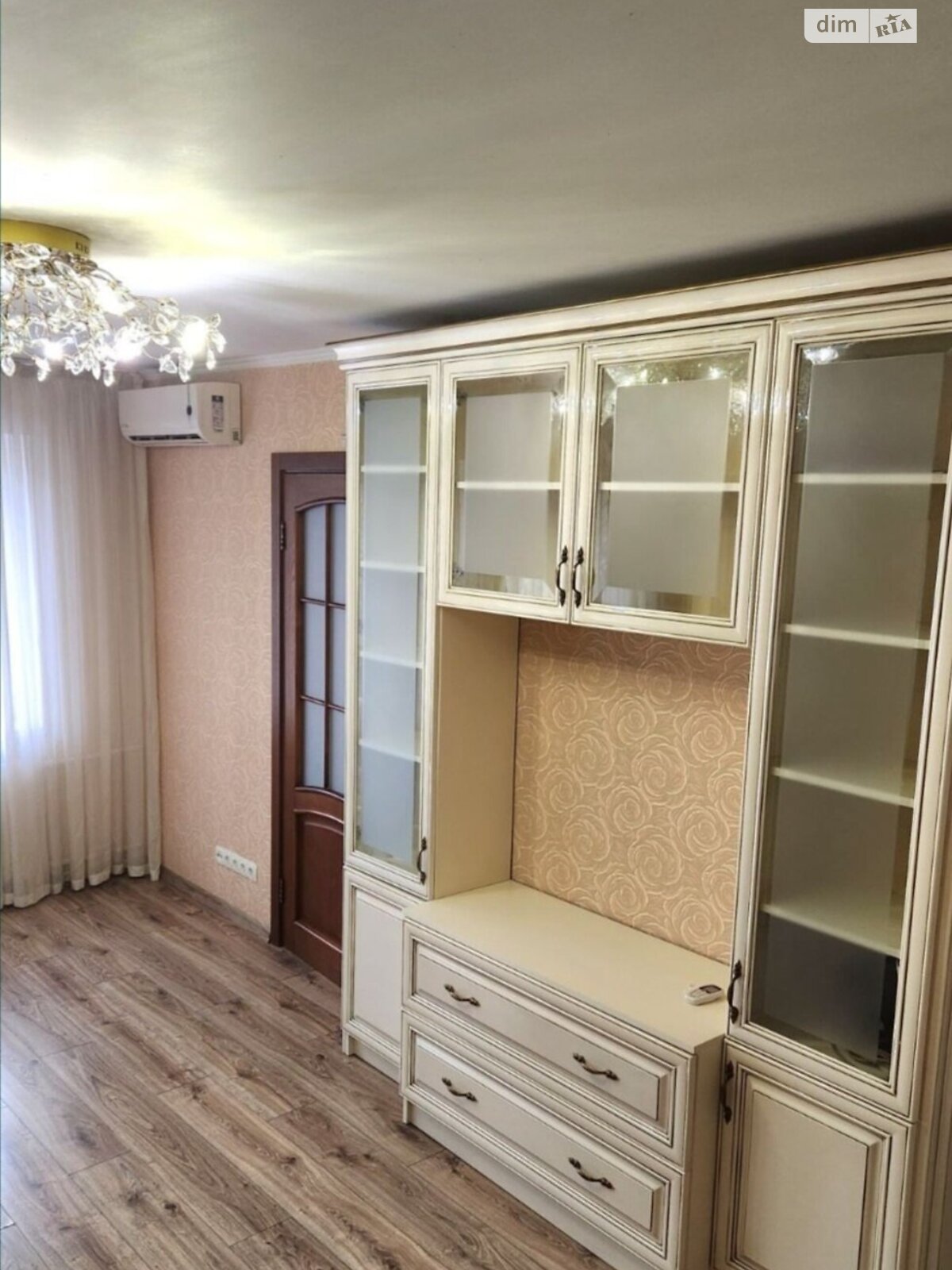 Продаж двокімнатної квартири в Одесі, на вул. Варненська 17, район Дружба фото 1 Продаж двокімнатної квартири в Одесі, на вул. Варненська 17, район Дружба фото 1