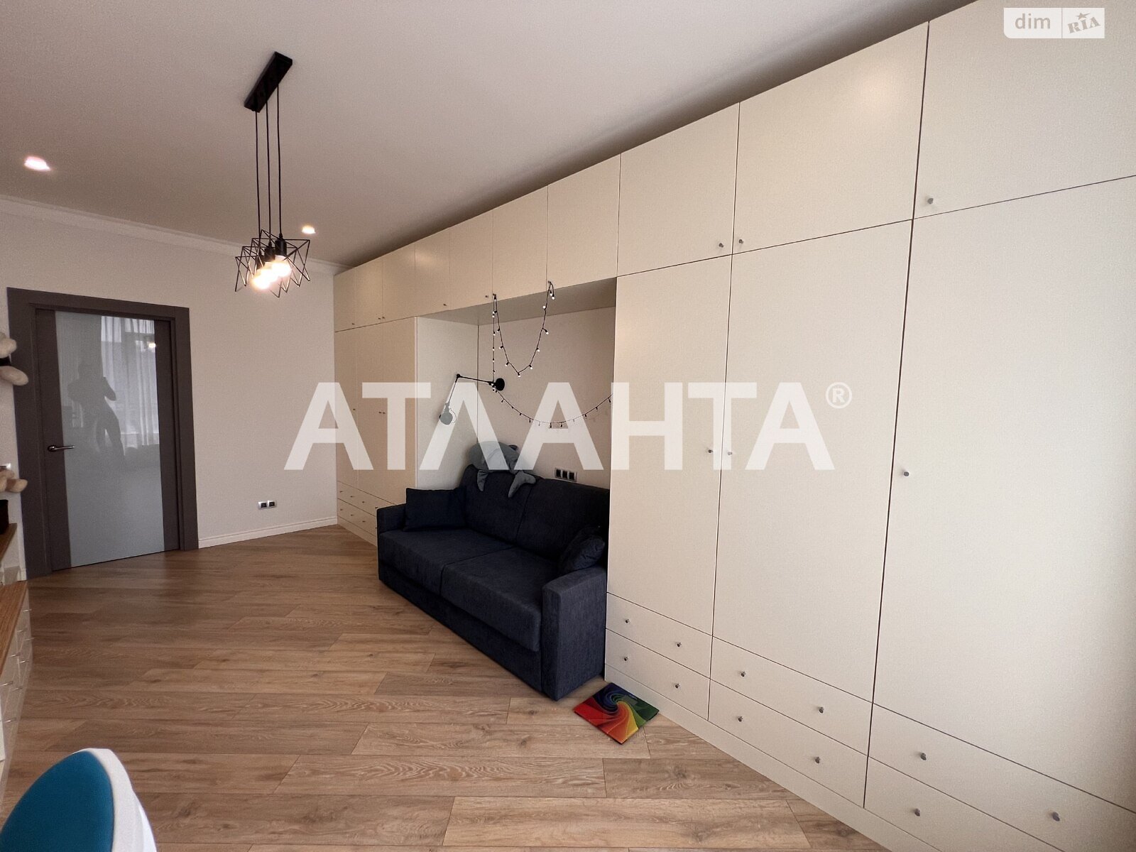Продажа трехкомнатной квартиры в Одессе, на бул. Французский 60В, фото 1 Продажа трехкомнатной квартиры в Одессе, на бул. Французский 60В, фото 1