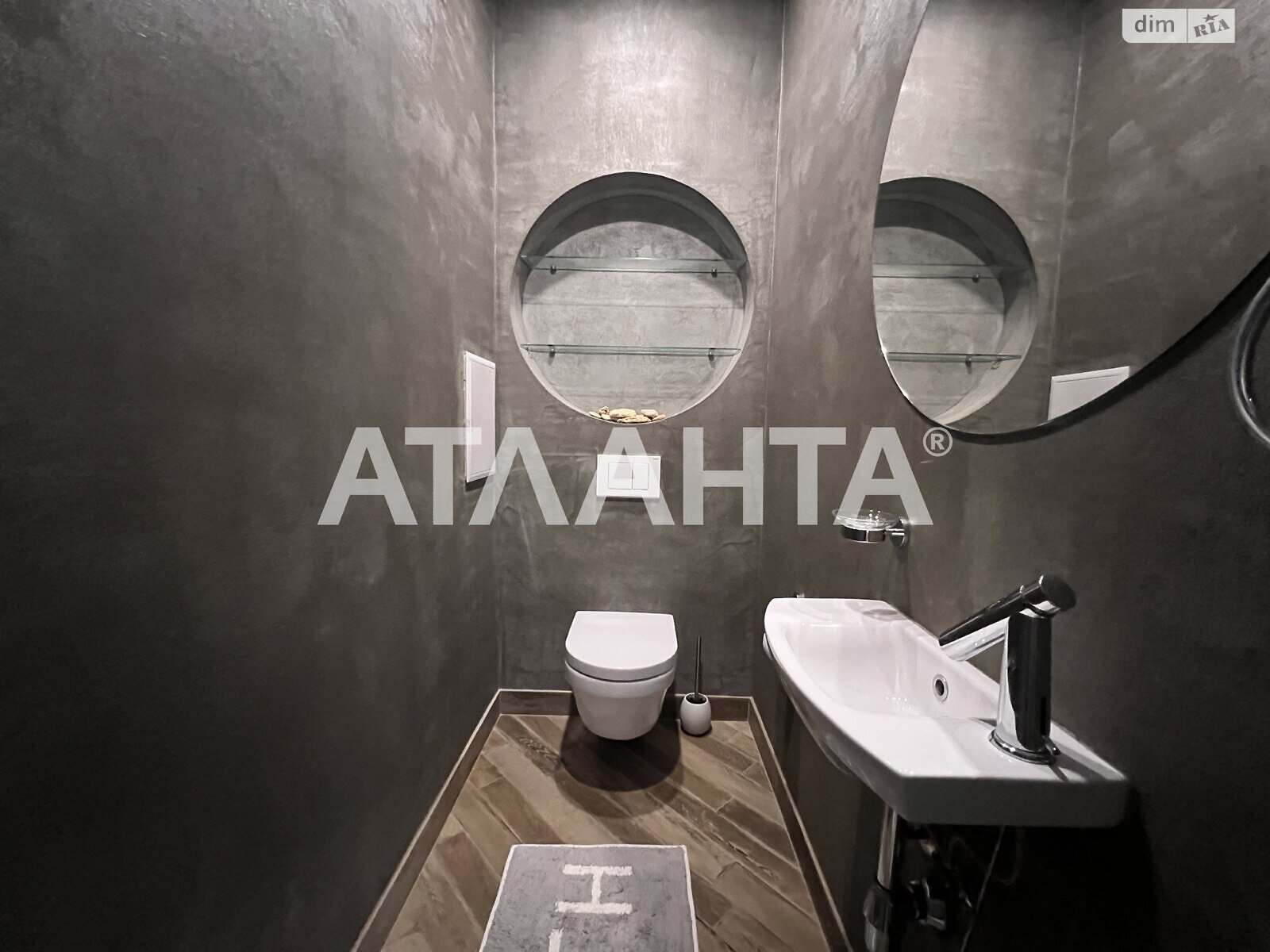 Продажа трехкомнатной квартиры в Одессе, на бул. Французский 60В, фото 1 Продажа трехкомнатной квартиры в Одессе, на бул. Французский 60В, фото 1
