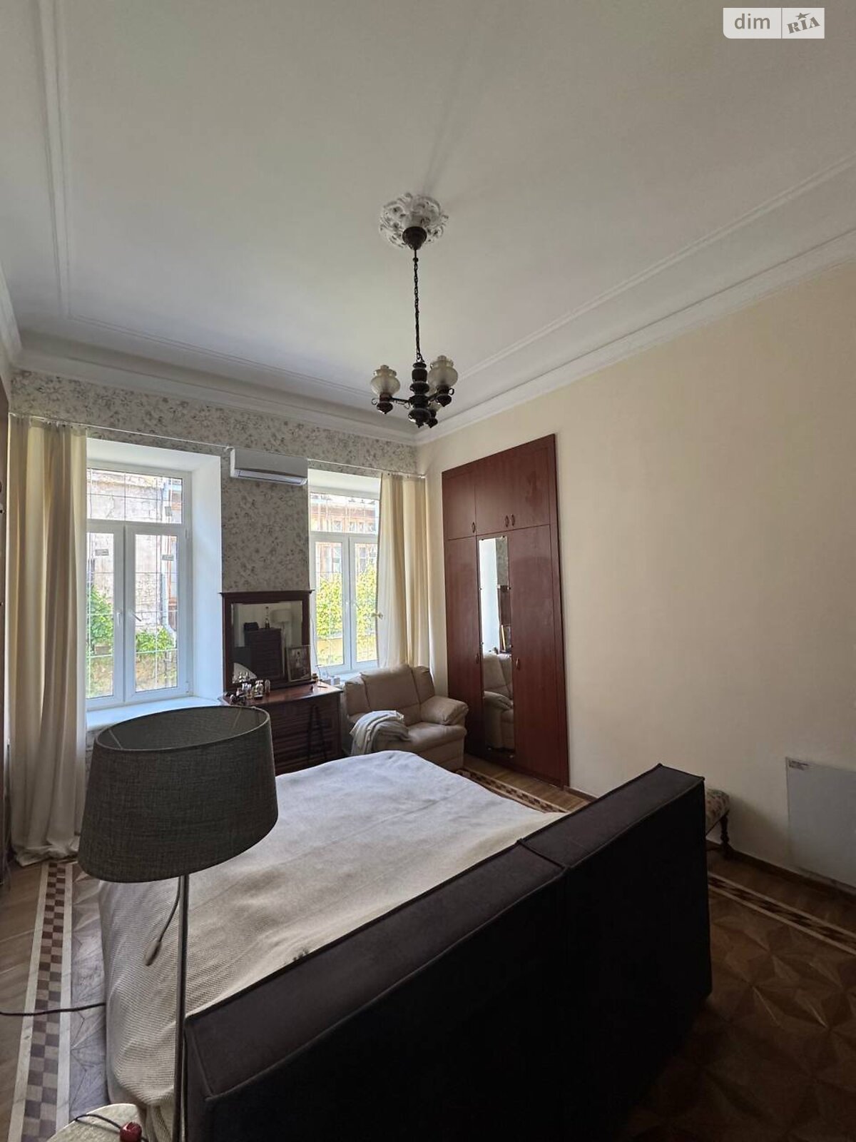 Продаж трикімнатної квартири в Одесі, на пл. Грецька 45, фото 1 Продаж трикімнатної квартири в Одесі, на пл. Грецька 45, фото 1