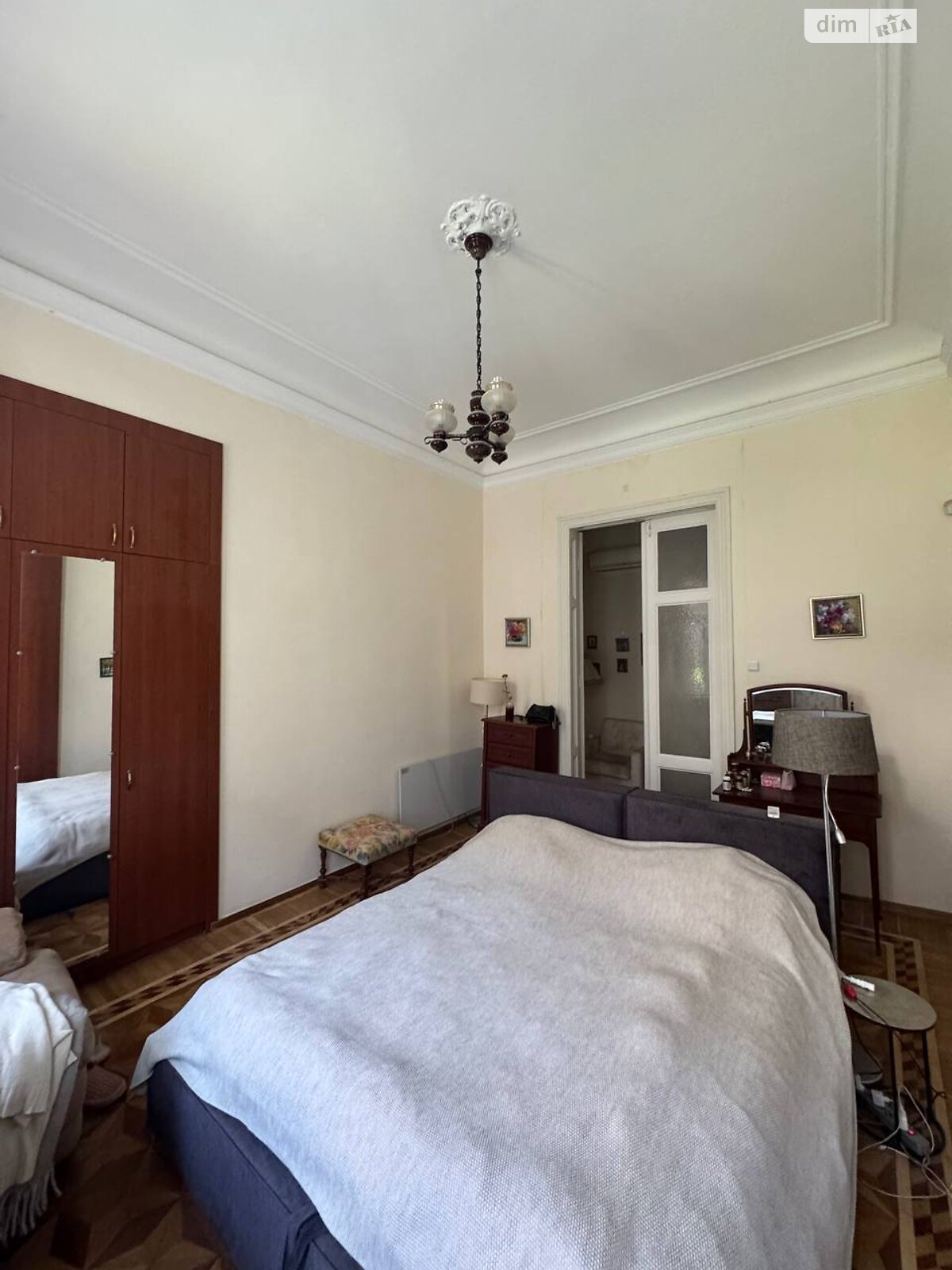 Продаж трикімнатної квартири в Одесі, на пл. Грецька 45, фото 1 Продаж трикімнатної квартири в Одесі, на пл. Грецька 45, фото 1