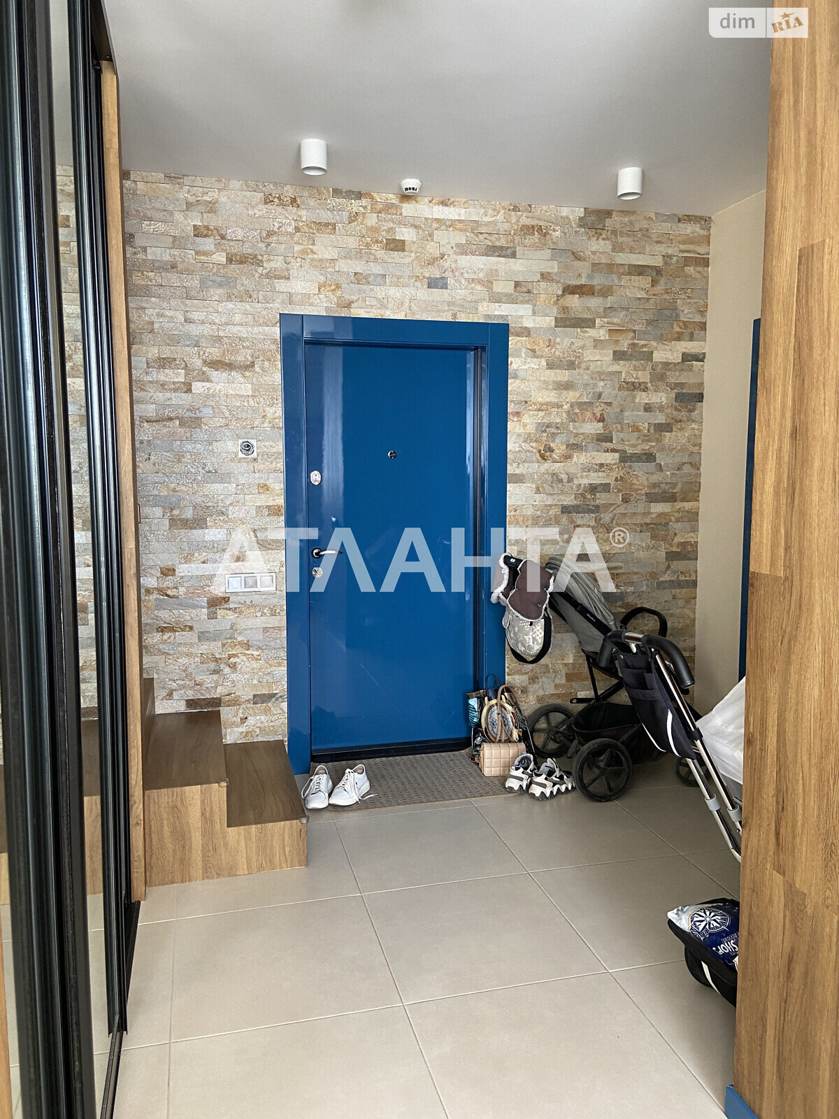 Продаж трикімнатної квартири в Одесі, на вул. Балківська 1372, район Хаджибейський фото 1 Продаж трикімнатної квартири в Одесі, на вул. Балківська 1372, район Хаджибейський фото 1