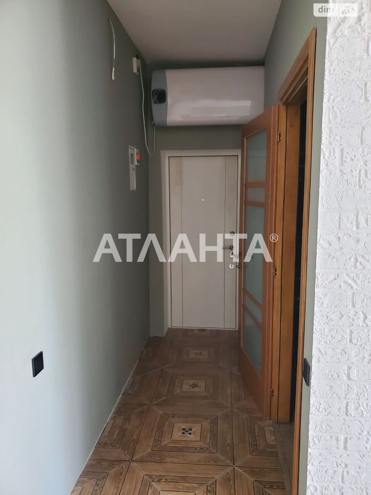 Продаж трикімнатної квартири в Одесі, на вул. Євгена Танцюри, район Хаджибейський фото 1 Продаж трикімнатної квартири в Одесі, на вул. Євгена Танцюри, район Хаджибейський фото 1