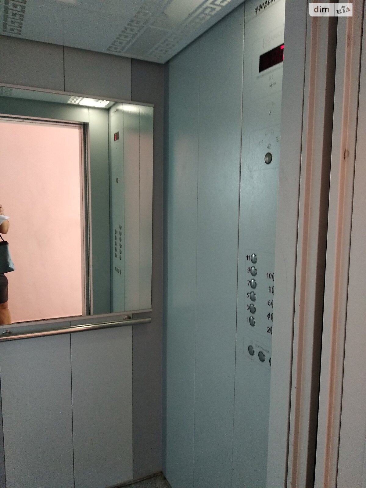 Продажа трехкомнатной квартиры в Одессе, на ул. Бугаевская 46/6, район Хаджибейский фото 1 Продажа трехкомнатной квартиры в Одессе, на ул. Бугаевская 46/6, район Хаджибейский фото 1