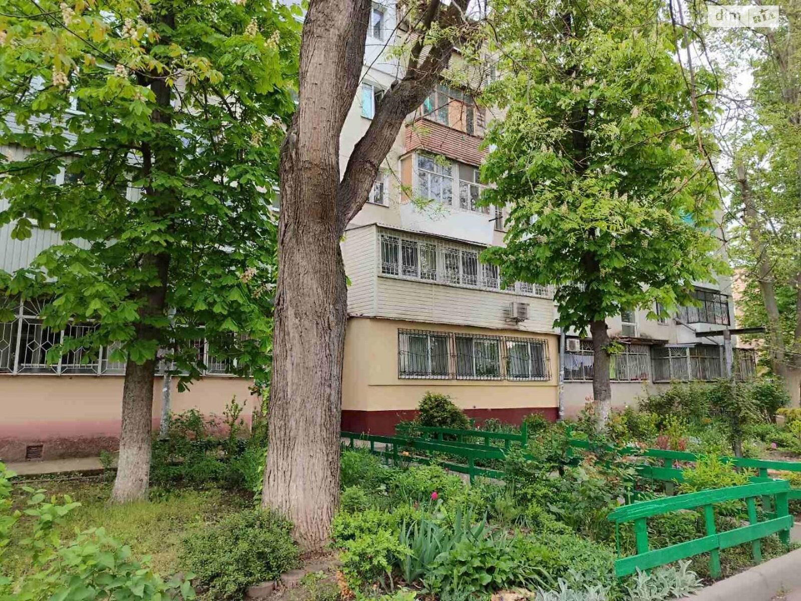 Продажа трехкомнатной квартиры в Одессе, на ул. Космонавта Комарова, район Хаджибейский фото 1