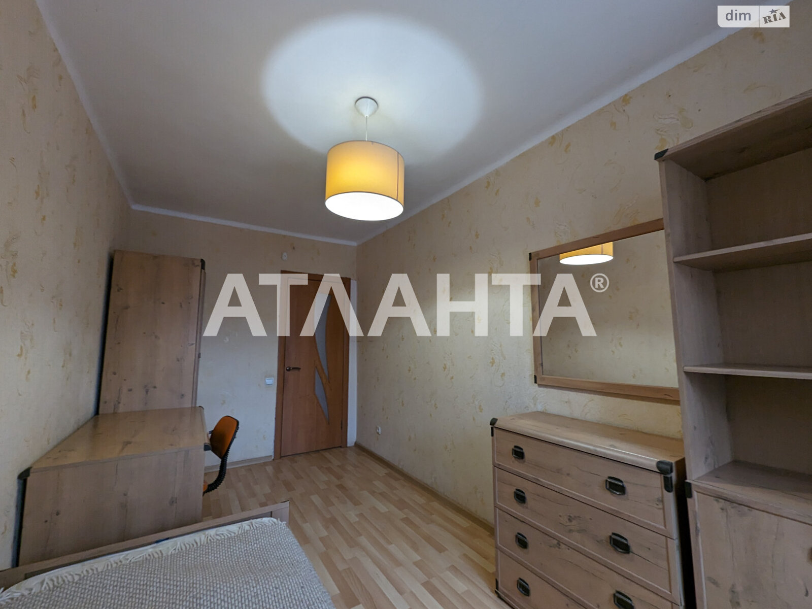 Продажа трехкомнатной квартиры в Одессе, на ул. Космонавтов, район Хаджибейский фото 1