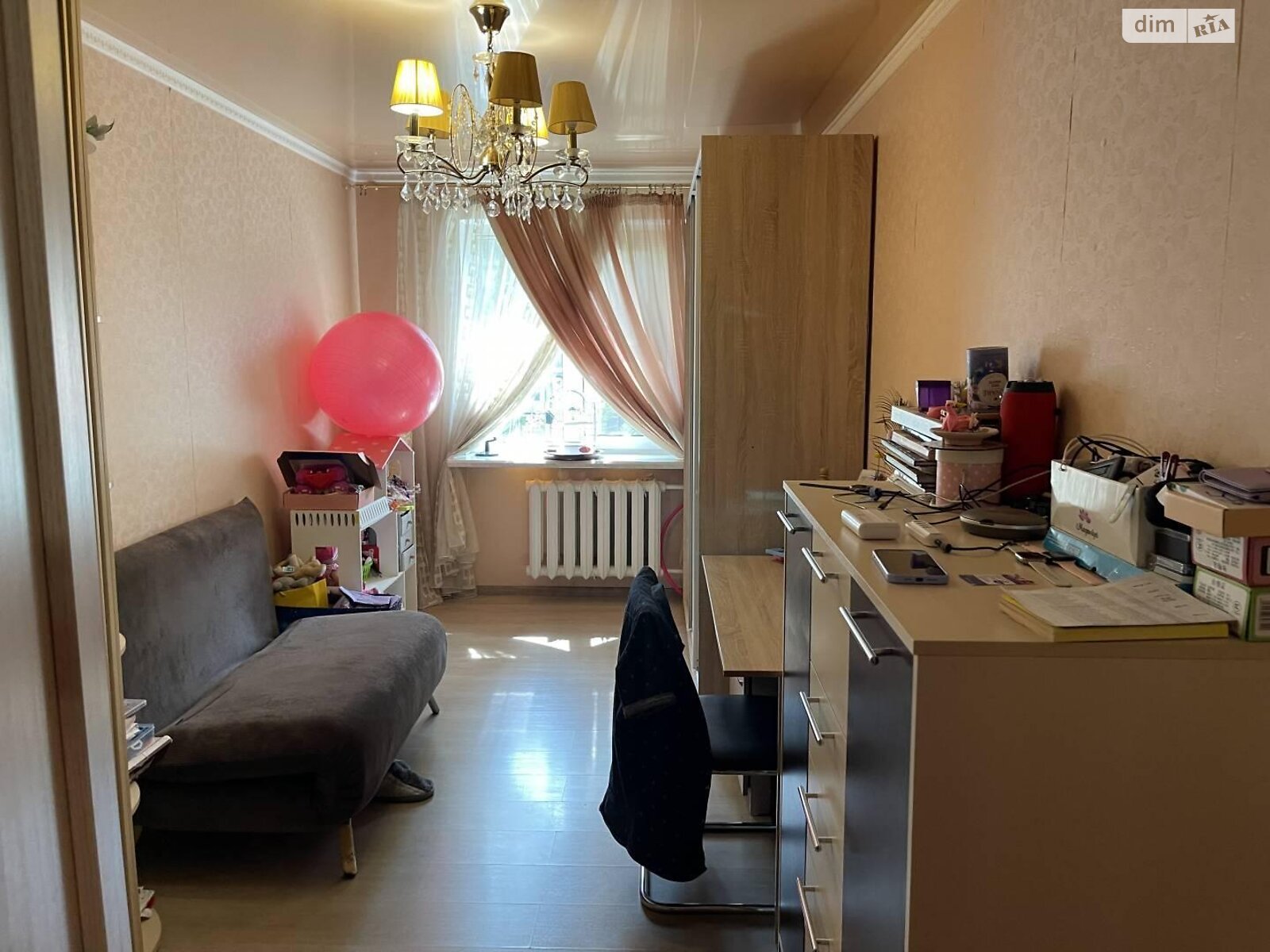 Продажа трехкомнатной квартиры в Одессе, на ул. Космонавтов, район Хаджибейский фото 1 Продажа трехкомнатной квартиры в Одессе, на ул. Космонавтов, район Хаджибейский фото 1