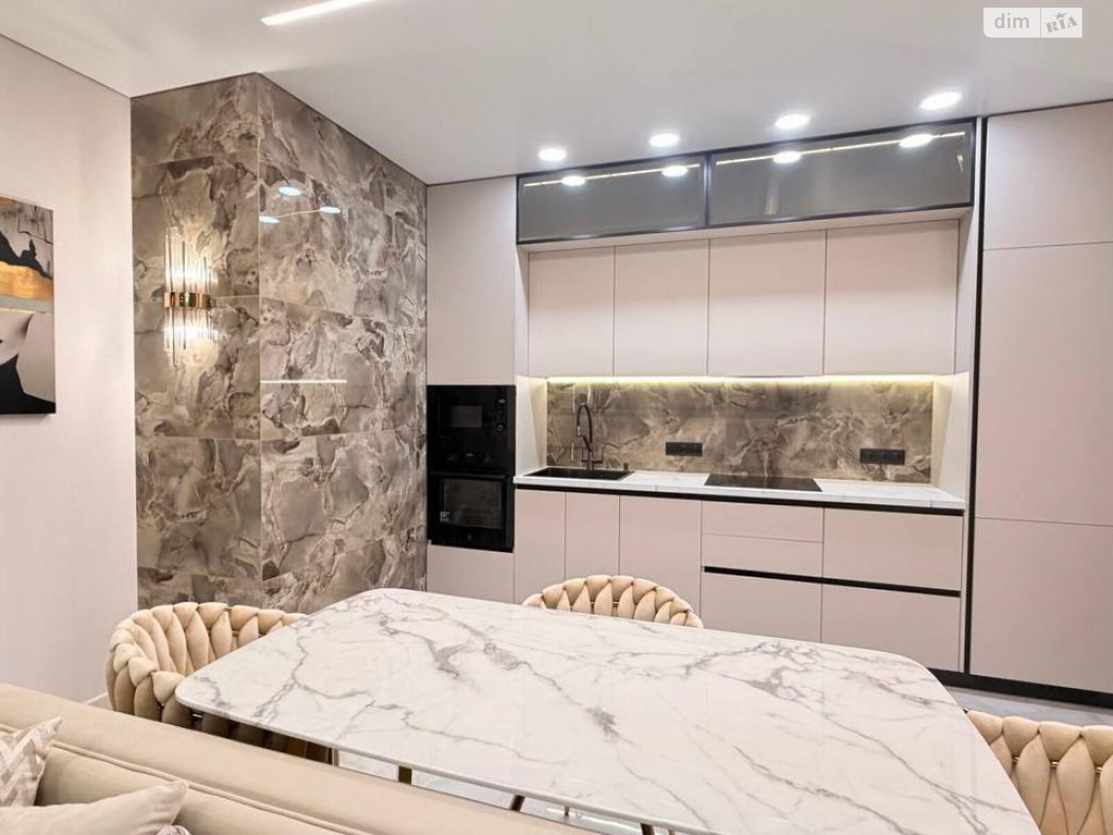 Продажа двухкомнатной квартиры в Одессе, на ул. Краснова, район Хаджибейский фото 1 Продажа двухкомнатной квартиры в Одессе, на ул. Краснова, район Хаджибейский фото 1