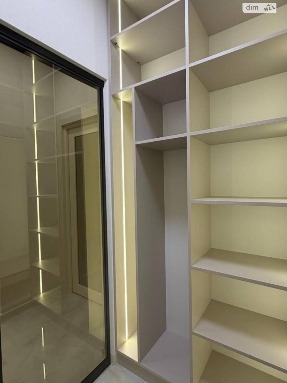 Продажа двухкомнатной квартиры в Одессе, на ул. Краснова, район Хаджибейский фото 1 Продажа двухкомнатной квартиры в Одессе, на ул. Краснова, район Хаджибейский фото 1