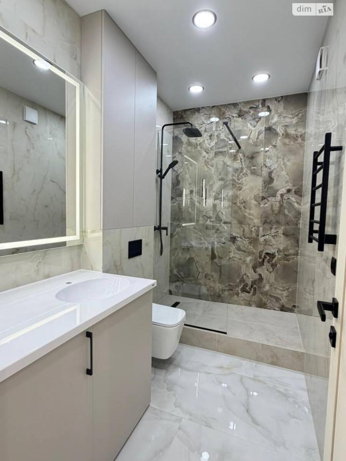 Продажа двухкомнатной квартиры в Одессе, на ул. Краснова, район Хаджибейский фото 1 Продажа двухкомнатной квартиры в Одессе, на ул. Краснова, район Хаджибейский фото 1