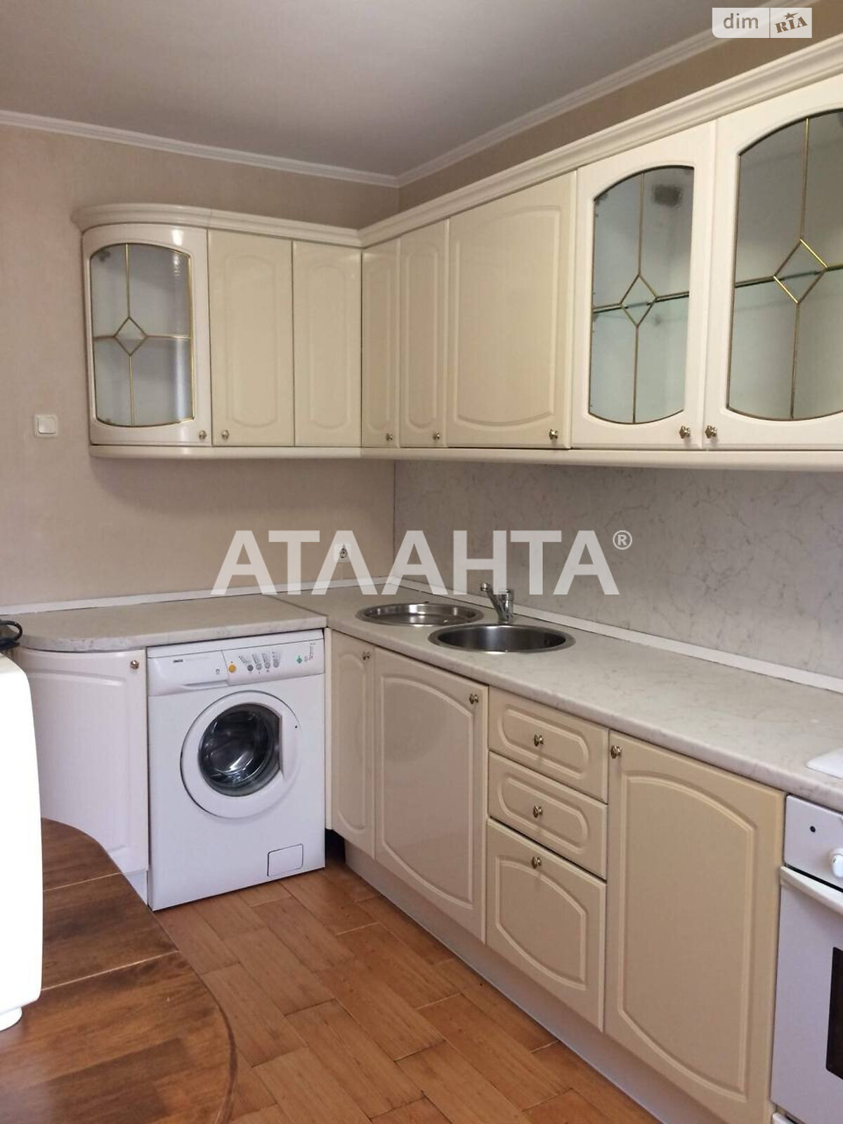 Продаж трикімнатної квартири в Одесі, на вул. Олексія Вадатурського, район Хаджибейський фото 1 Продаж трикімнатної квартири в Одесі, на вул. Олексія Вадатурського, район Хаджибейський фото 1
