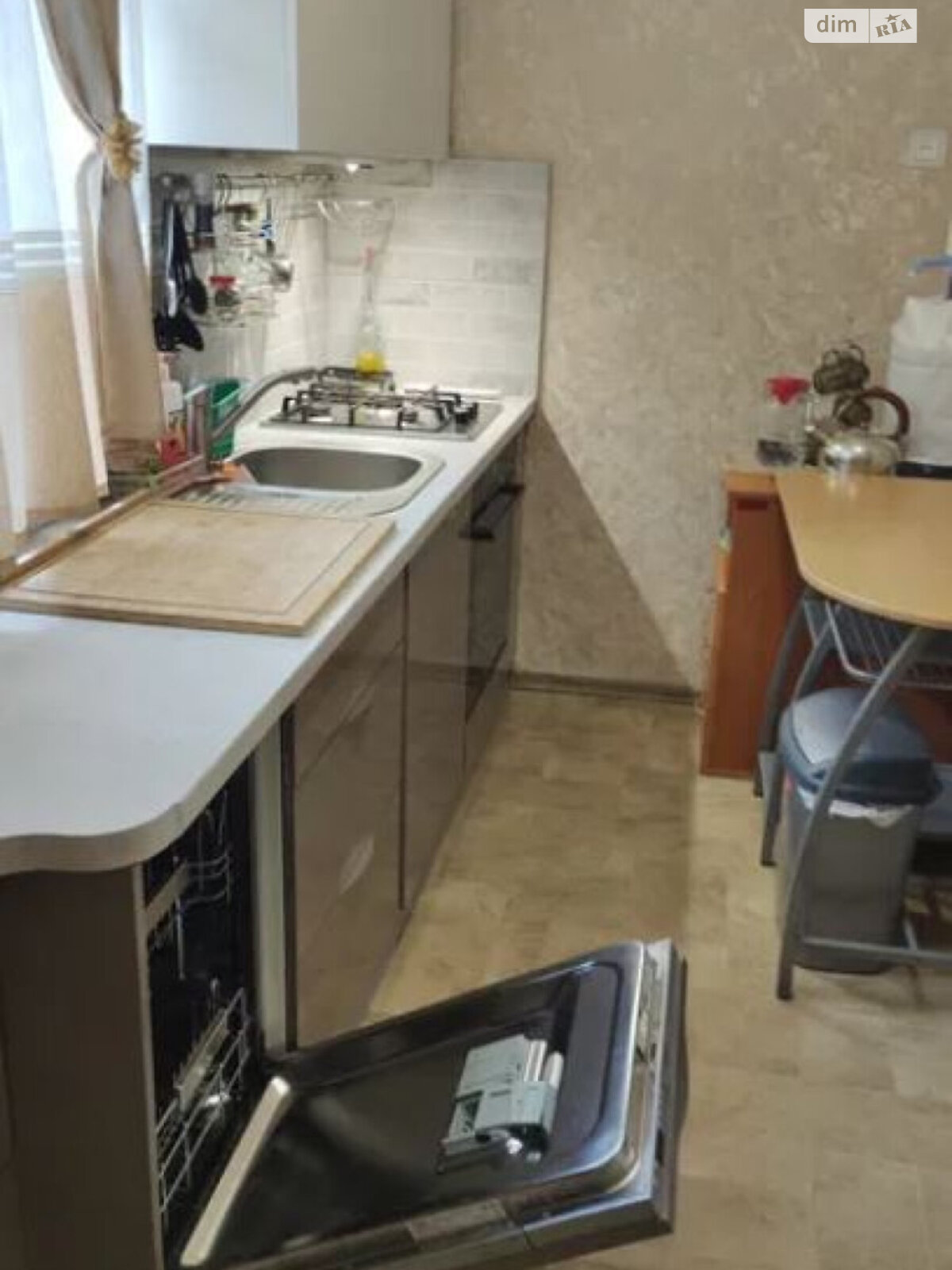 Продаж двокімнатної квартири в Одесі, на вул. Середня, район Хаджибейський фото 1 Продаж двокімнатної квартири в Одесі, на вул. Середня, район Хаджибейський фото 1