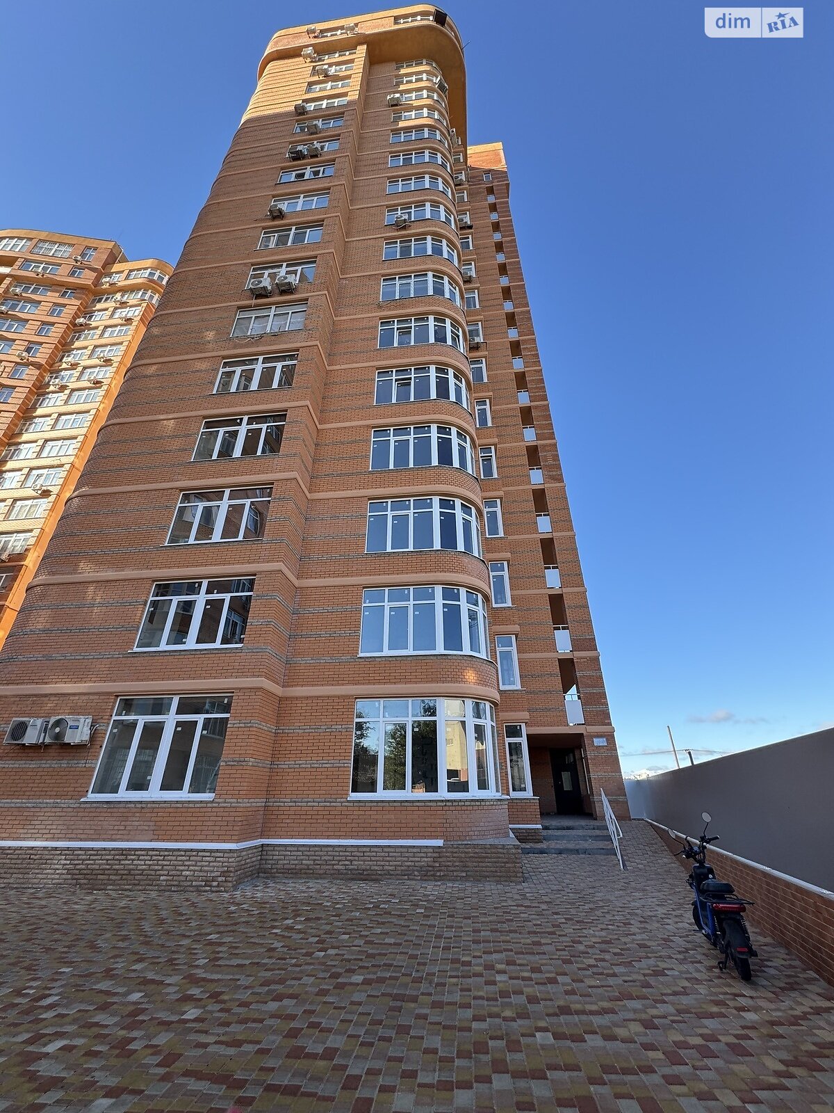 Продаж чотирикімнатної квартири в Одесі, на вул. Середня 24 корпус 4, район Хаджибейський фото 1 Продаж чотирикімнатної квартири в Одесі, на вул. Середня 24 корпус 4, район Хаджибейський фото 1