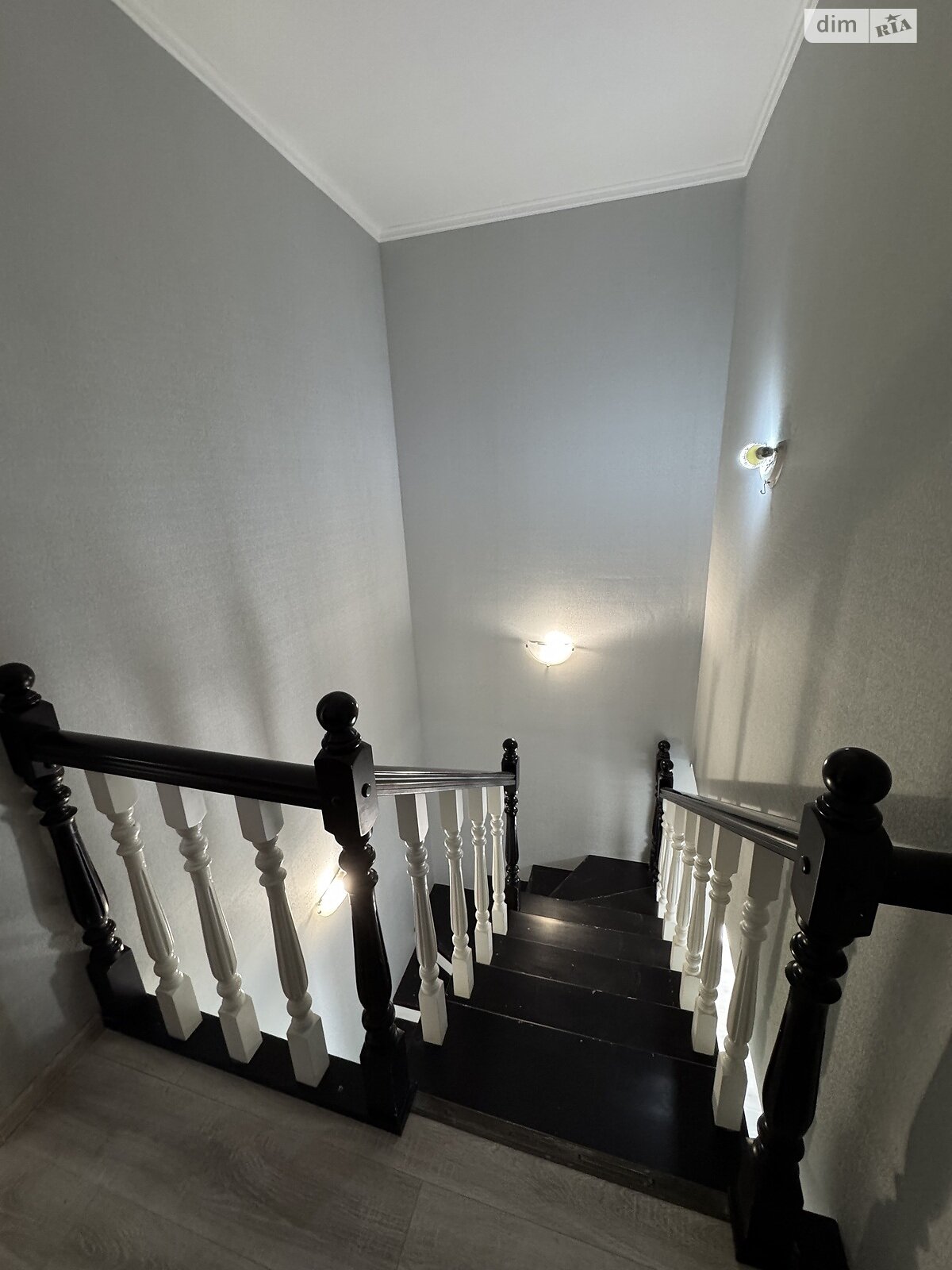 Продаж чотирикімнатної квартири в Одесі, на вул. Середня 24 корпус 4, район Хаджибейський фото 1 Продаж чотирикімнатної квартири в Одесі, на вул. Середня 24 корпус 4, район Хаджибейський фото 1