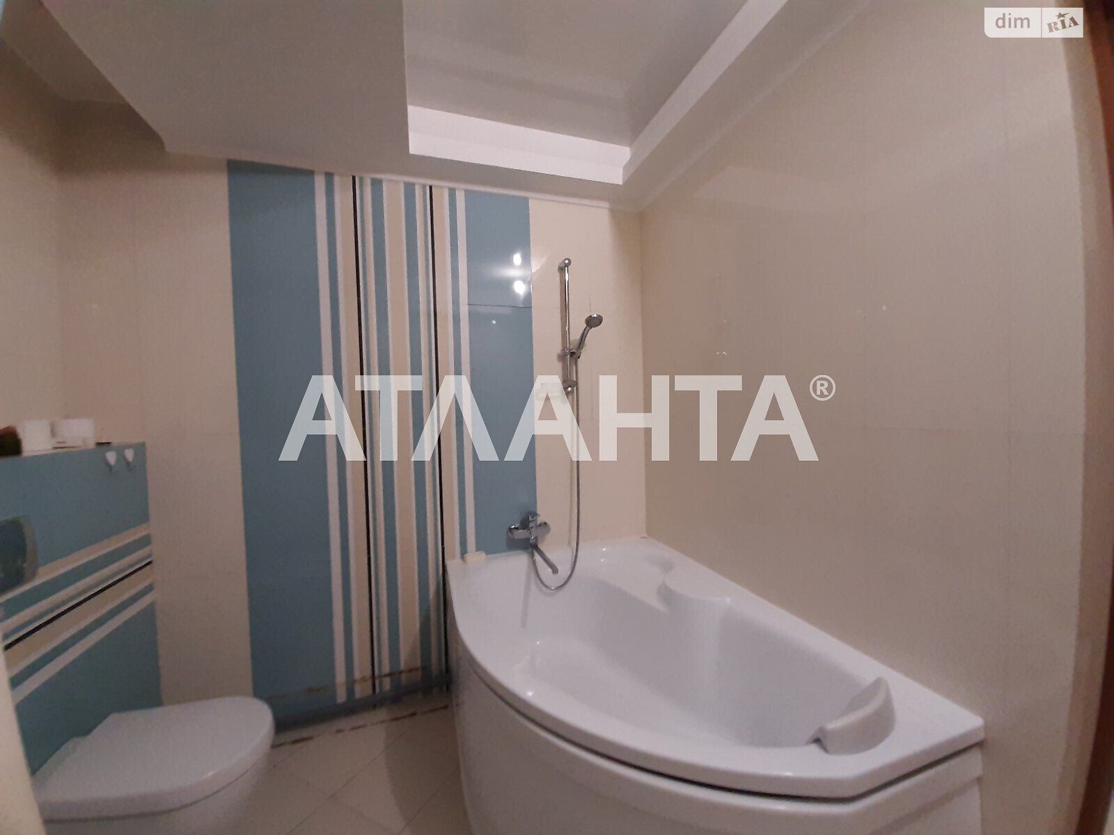 Продажа трехкомнатной квартиры в Одессе, на ул. Парковая, район Хаджибейский фото 1