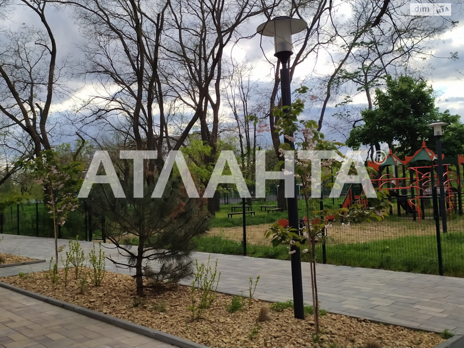 Продаж двокімнатної квартири в Одесі, на вул. Профспілкова, район Хаджибейський фото 1 Продаж двокімнатної квартири в Одесі, на вул. Профспілкова, район Хаджибейський фото 1