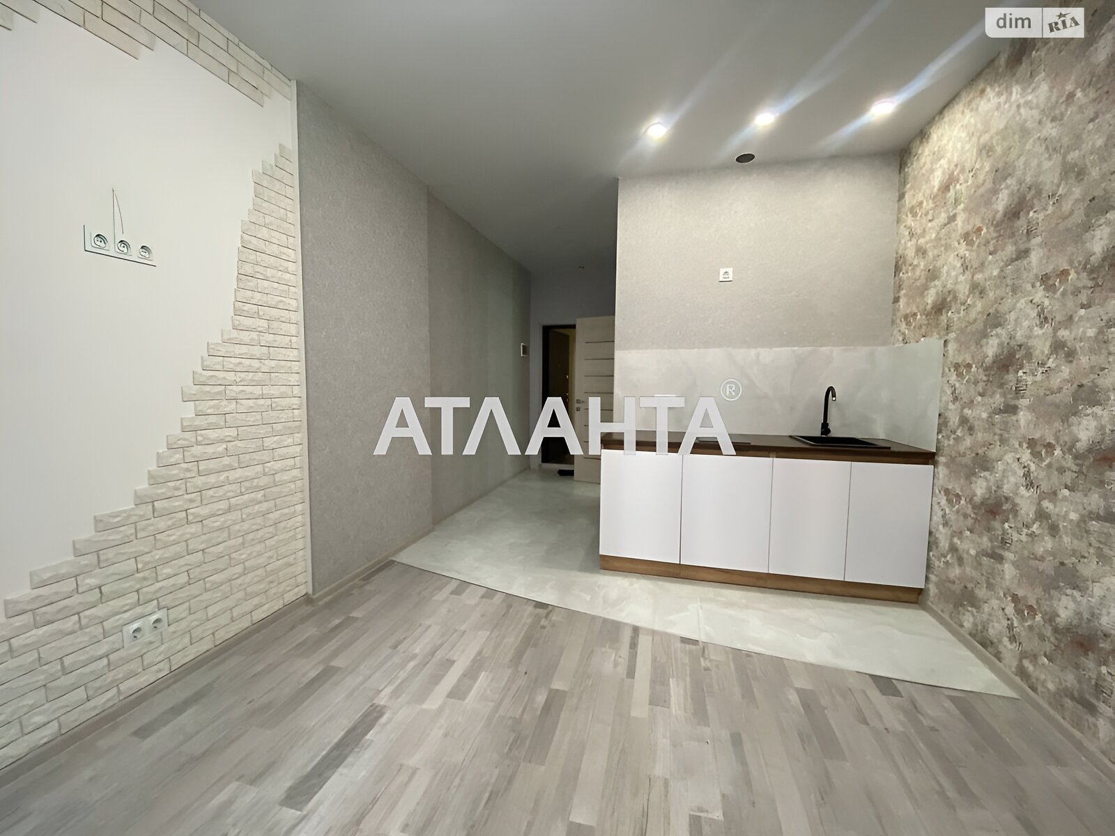 Продажа однокомнатной квартиры в Одессе, на ул. Радостная, район Хаджибейский фото 3 Продажа однокомнатной квартиры в Одессе, на ул. Радостная, район Хаджибейский фото 3