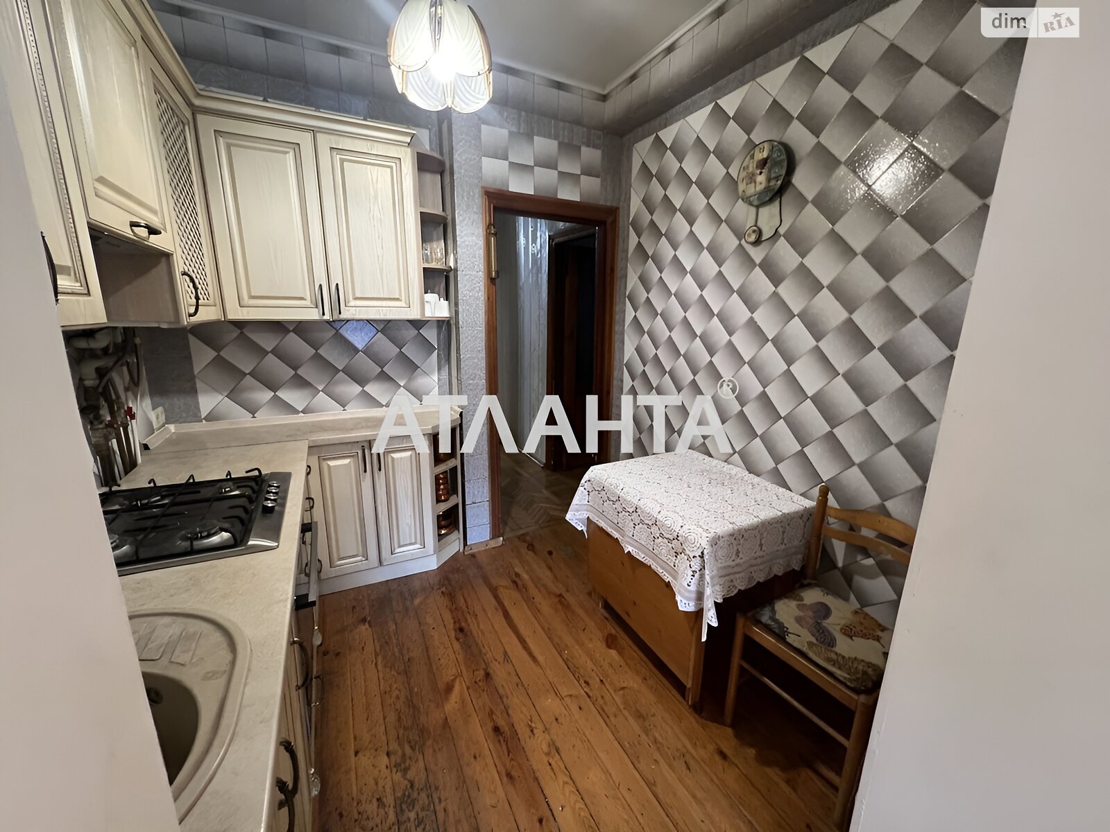 Продаж трикімнатної квартири в Одесі, на вул. Шилова, район Хаджибейський фото 1 Продаж трикімнатної квартири в Одесі, на вул. Шилова, район Хаджибейський фото 1
