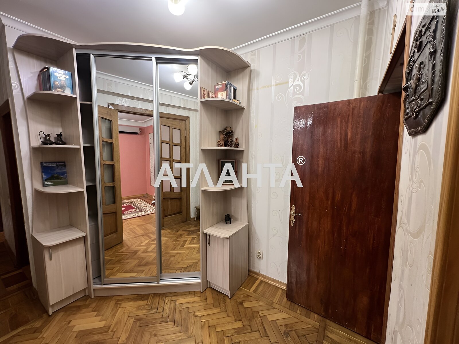 Продаж трикімнатної квартири в Одесі, на вул. Шилова, район Хаджибейський фото 1 Продаж трикімнатної квартири в Одесі, на вул. Шилова, район Хаджибейський фото 1