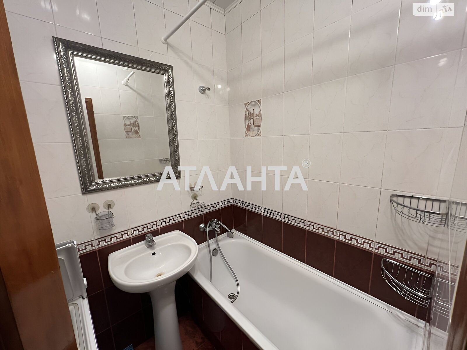 Продаж трикімнатної квартири в Одесі, на вул. Шилова, район Хаджибейський фото 1 Продаж трикімнатної квартири в Одесі, на вул. Шилова, район Хаджибейський фото 1