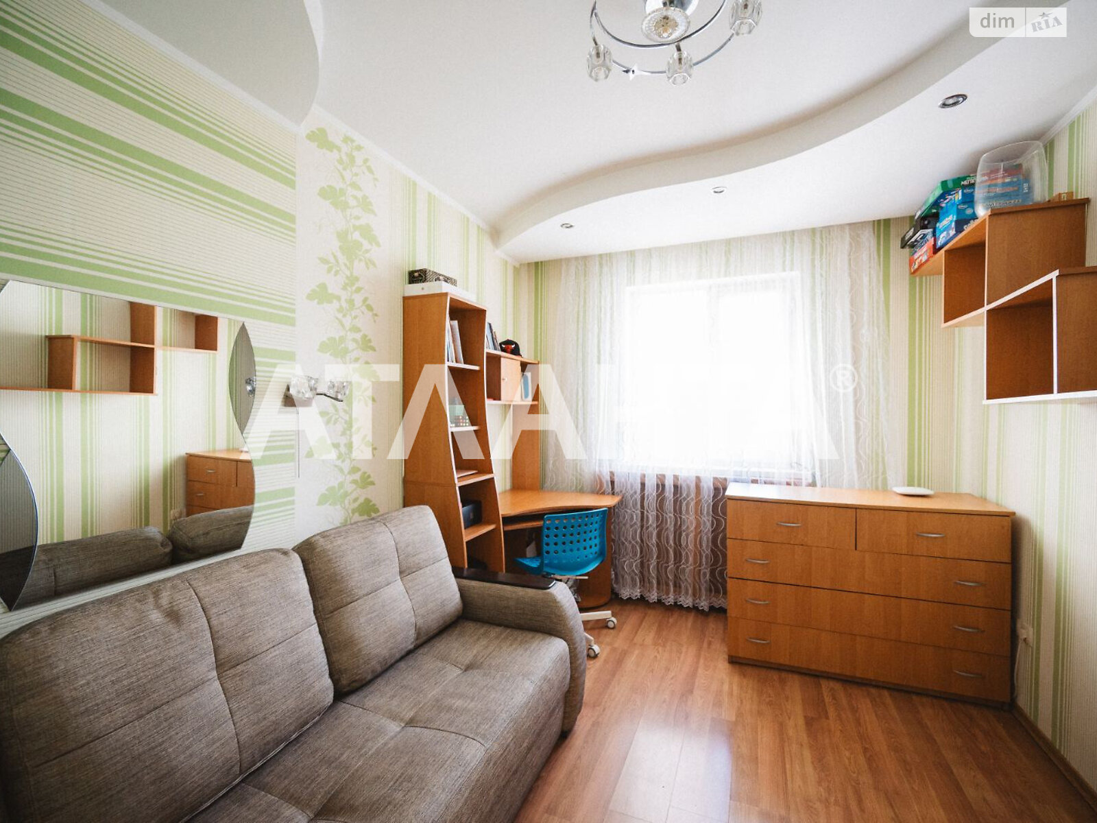 Продаж трикімнатної квартири в Одесі, на вул. Скворцова, район Хаджибейський фото 1 Продаж трикімнатної квартири в Одесі, на вул. Скворцова, район Хаджибейський фото 1