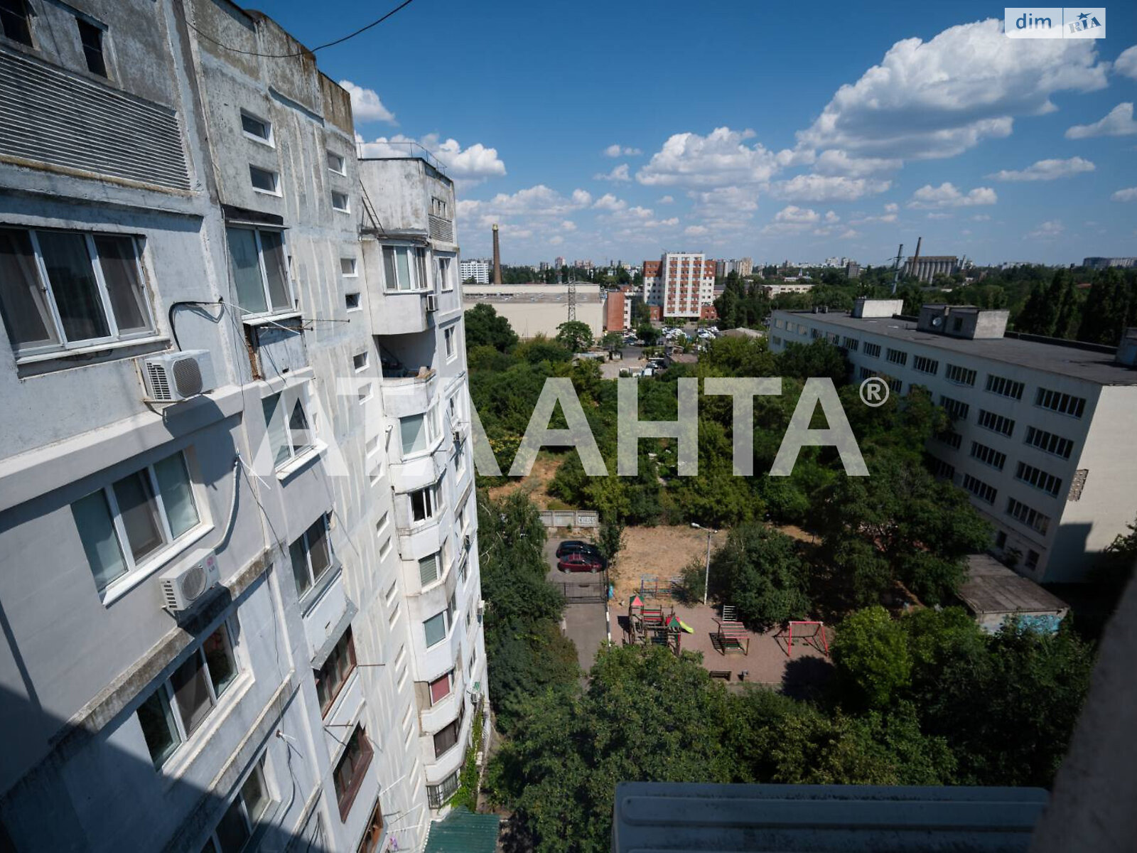 Продаж трикімнатної квартири в Одесі, на вул. Скворцова, район Хаджибейський фото 1 Продаж трикімнатної квартири в Одесі, на вул. Скворцова, район Хаджибейський фото 1