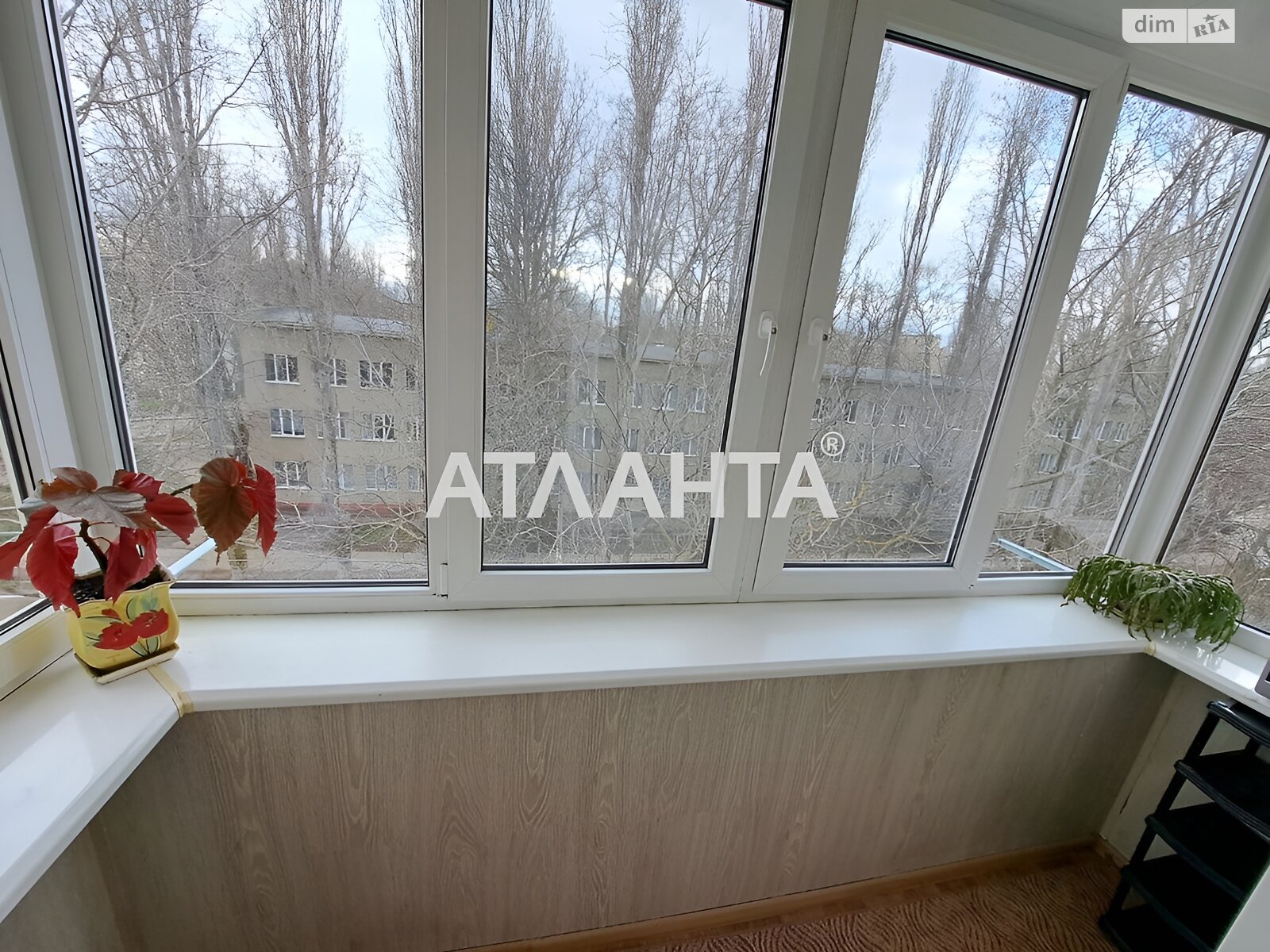 Продаж трикімнатної квартири в Одесі, на вул. Варненська, район Хаджибейський фото 1 Продаж трикімнатної квартири в Одесі, на вул. Варненська, район Хаджибейський фото 1