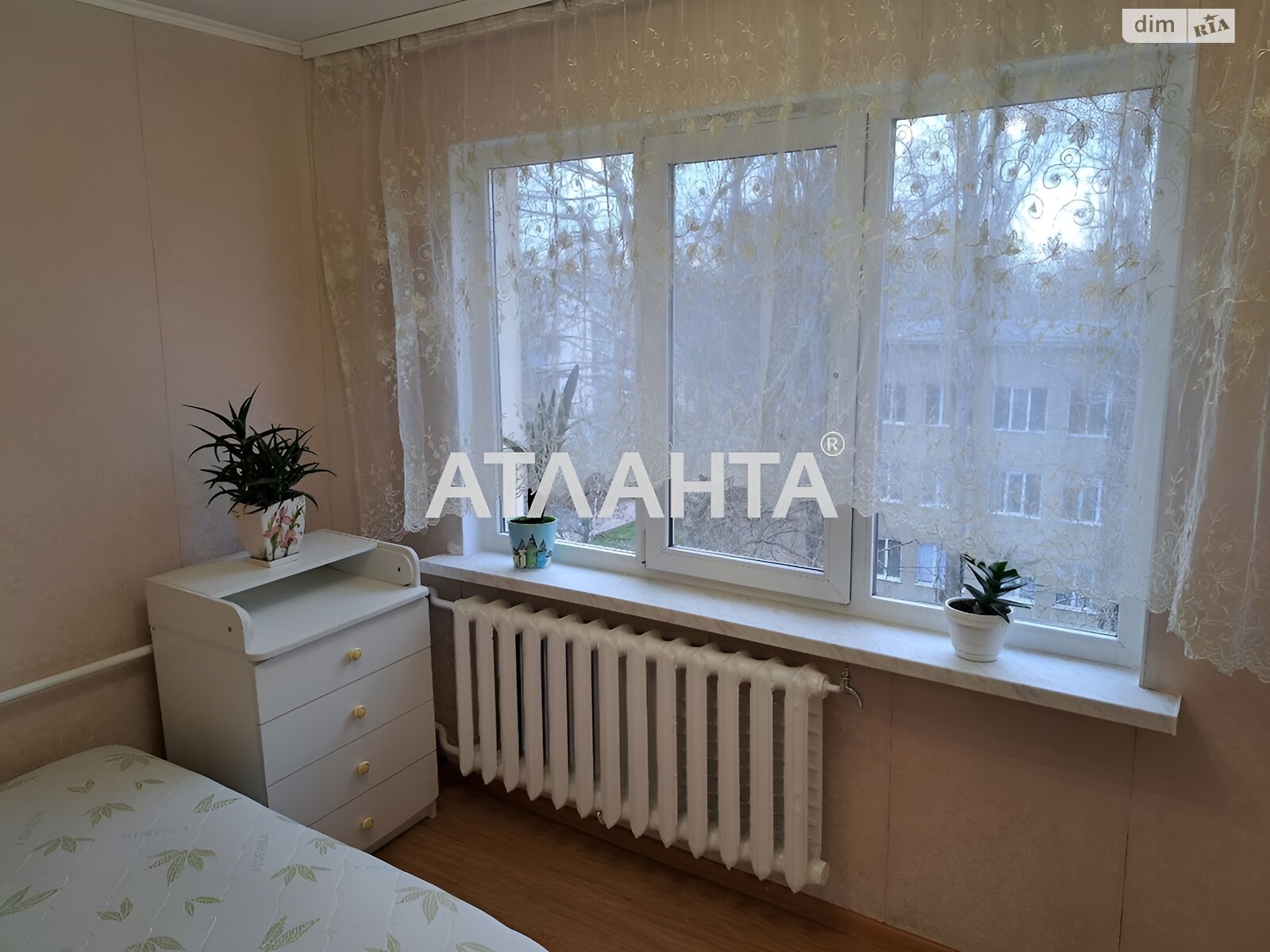 Продаж трикімнатної квартири в Одесі, на вул. Варненська, район Хаджибейський фото 1 Продаж трикімнатної квартири в Одесі, на вул. Варненська, район Хаджибейський фото 1