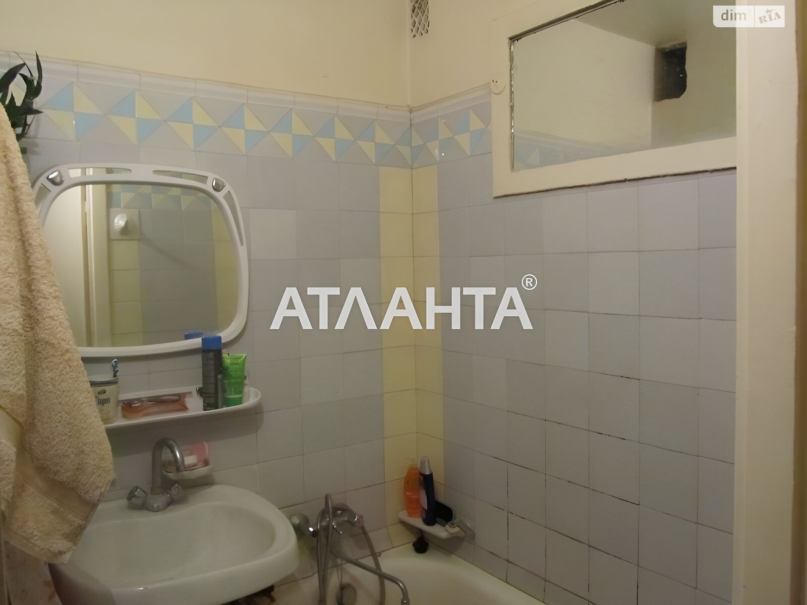 Продаж чотирикімнатної квартири в Одесі, на вул. Комітетська, район Хаджибейський фото 1 Продаж чотирикімнатної квартири в Одесі, на вул. Комітетська, район Хаджибейський фото 1