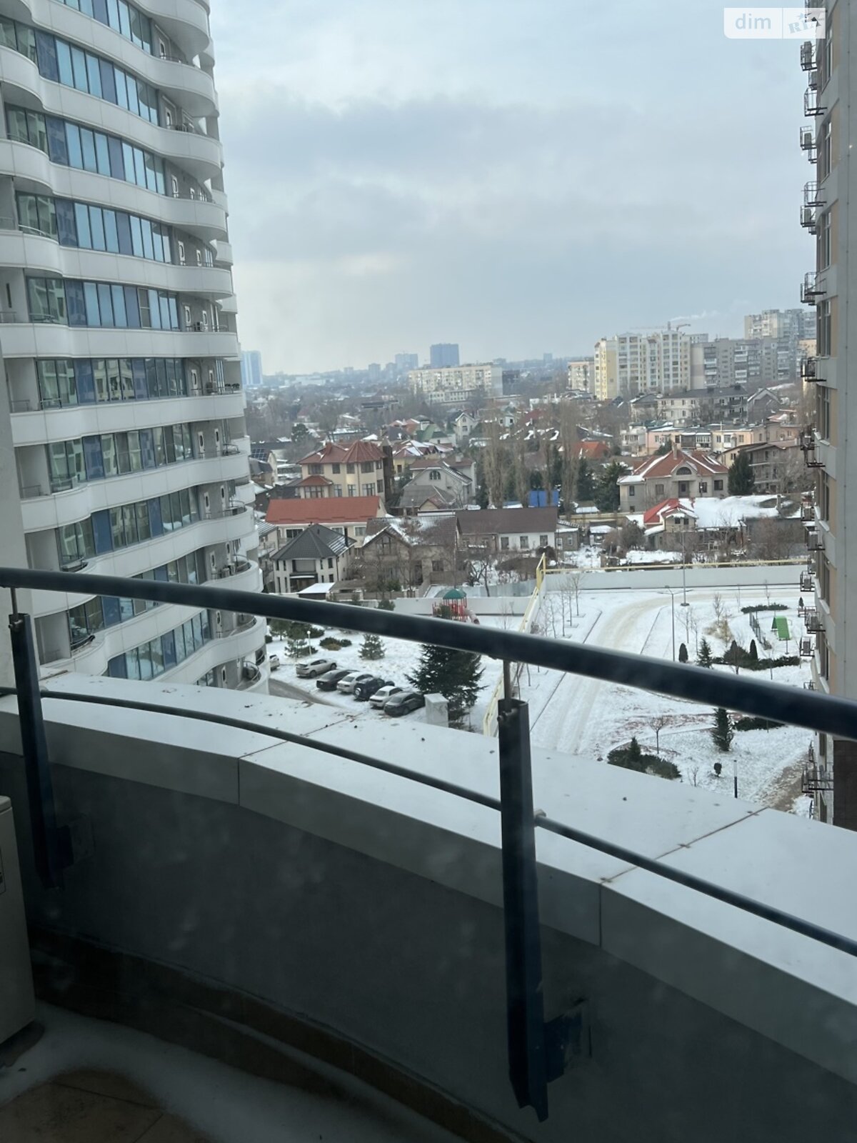 Продаж трикімнатної квартири в Одесі, на вул. Літературна 1А, фото 1 Продаж трикімнатної квартири в Одесі, на вул. Літературна 1А, фото 1