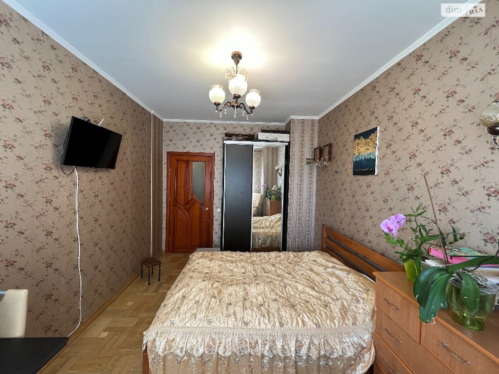 Продаж трикімнатної квартири в Одесі, на мас. Радужний, район Київський фото 1