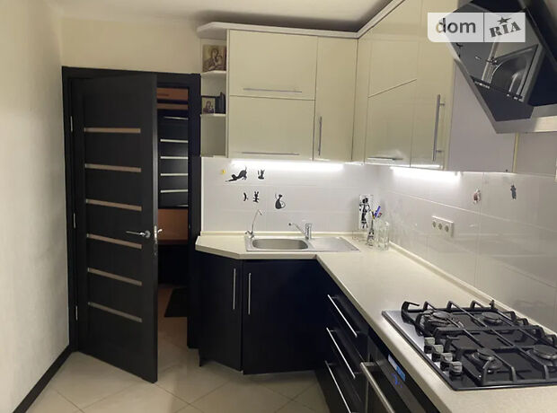 Продажа трехкомнатной квартиры в Одессе, на ул. Академика Королева район Киевский фото 1 Продажа трехкомнатной квартиры в Одессе, на ул. Академика Королева район Киевский фото 1