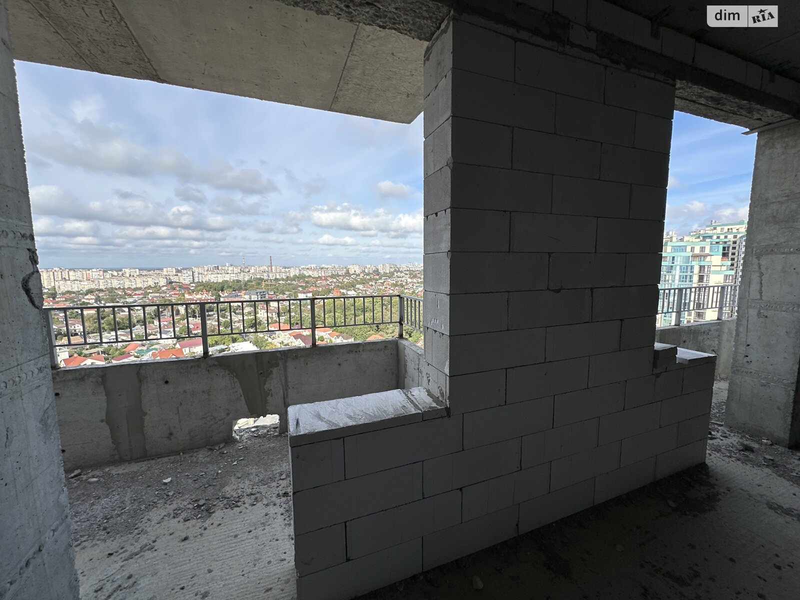 Продажа двухкомнатной квартиры в Одессе, на ул. Дача Ковалевского 5, кв. 71, район Киевский фото 1 Продажа двухкомнатной квартиры в Одессе, на ул. Дача Ковалевского 5, кв. 71, район Киевский фото 1