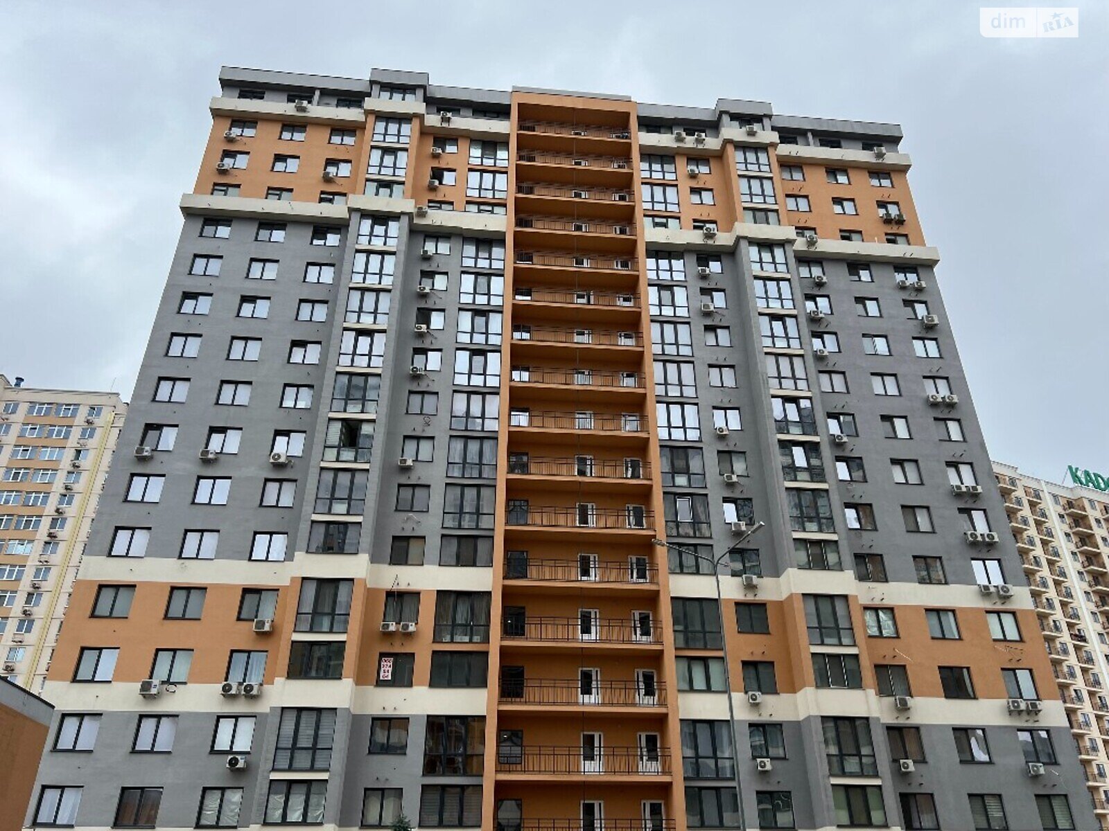 Продажа трехкомнатной квартиры в Одессе, на просп. Небесной Сотни, район Киевский фото 1 Продажа трехкомнатной квартиры в Одессе, на просп. Небесной Сотни, район Киевский фото 1