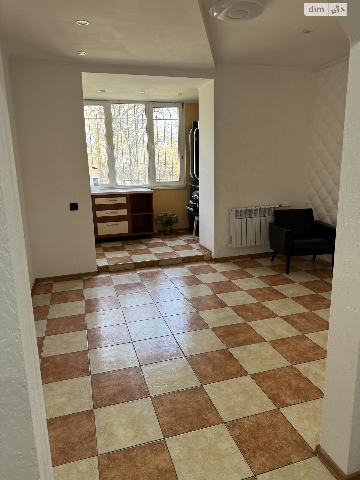 Продажа трехкомнатной квартиры в Одессе, на ул. Евгения Чикаленко 44, район Киевский фото 1 Продажа трехкомнатной квартиры в Одессе, на ул. Евгения Чикаленко 44, район Киевский фото 1