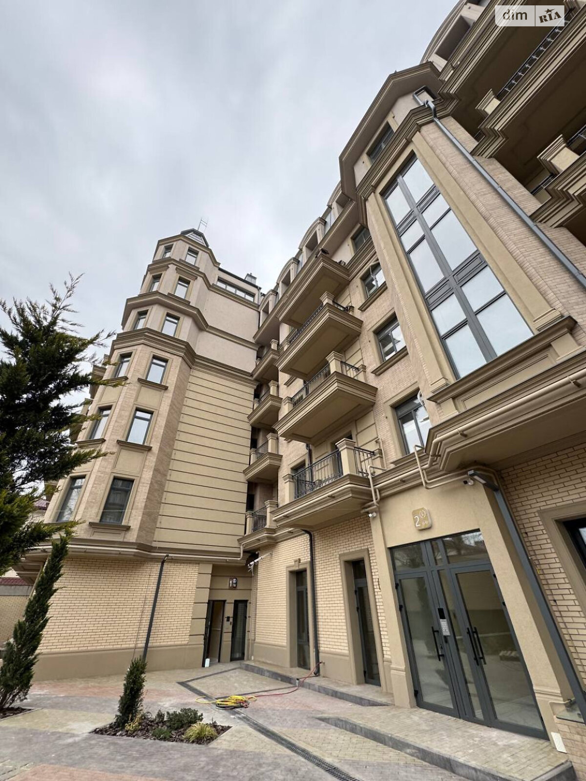 Продаж трикімнатної квартири в Одесі, на дор. Фонтанська, район Київський фото 1 Продаж трикімнатної квартири в Одесі, на дор. Фонтанська, район Київський фото 1