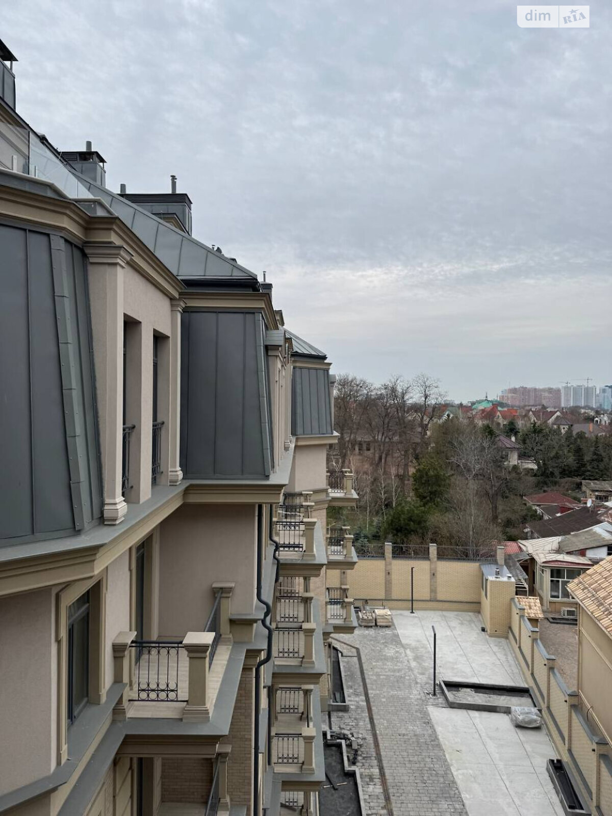 Продаж трикімнатної квартири в Одесі, на дор. Фонтанська, район Київський фото 1 Продаж трикімнатної квартири в Одесі, на дор. Фонтанська, район Київський фото 1