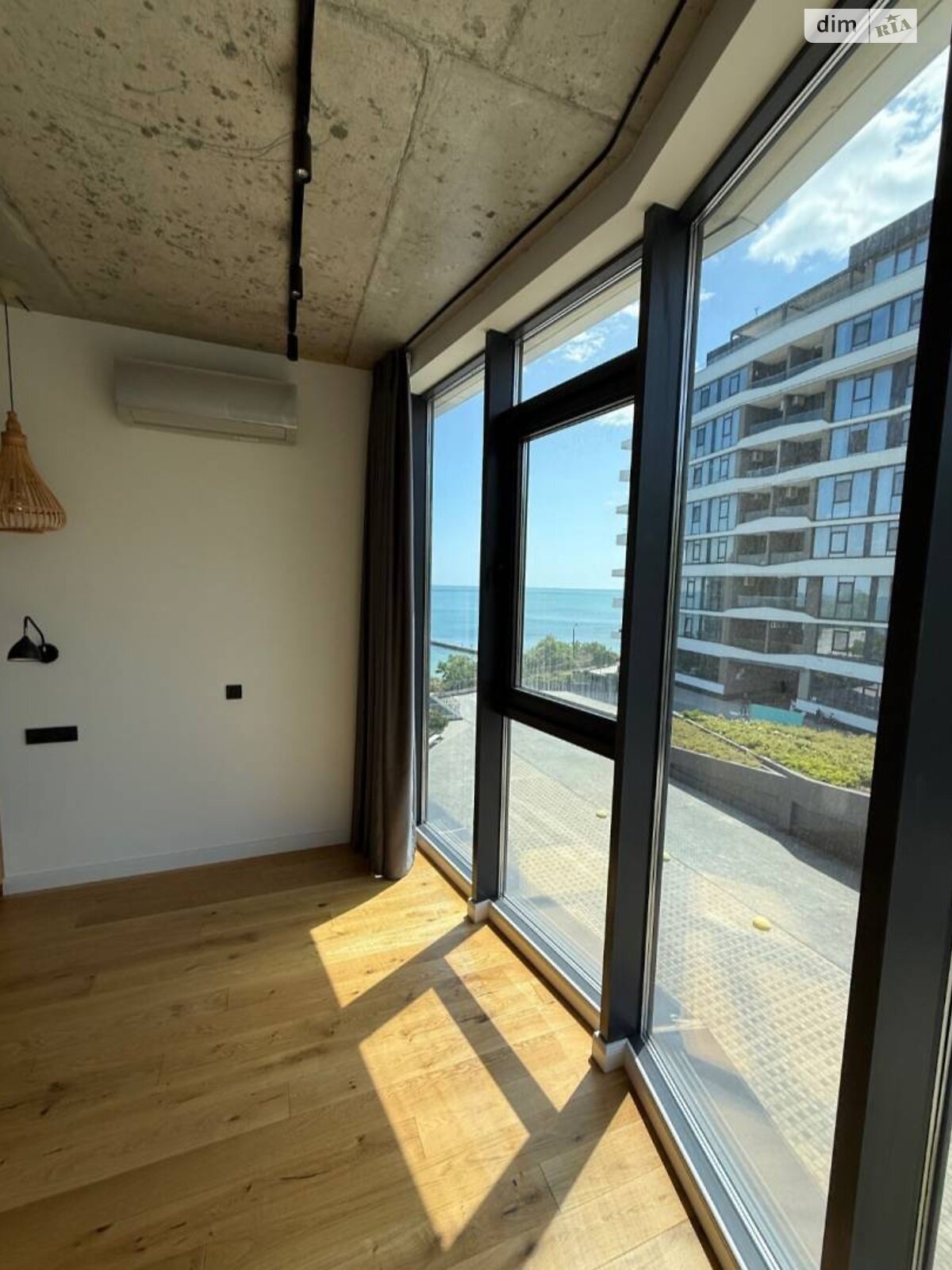 Продажа трехкомнатной квартиры в Одессе, на дор. Фонтанская, район Киевский фото 1