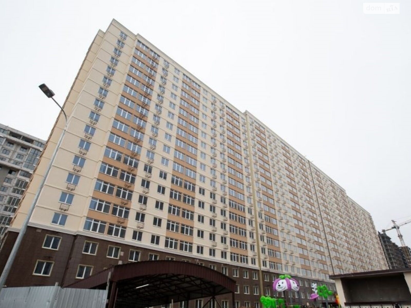 Продаж трикімнатної квартири в Одесі, на вул. Перлинна 9, район Київський фото 1