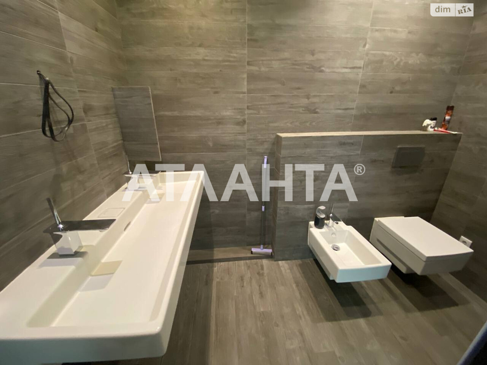 Продаж трикімнатної квартири в Одесі, на вул. Люстдорфська дорога 55/1, район Київський фото 1 Продаж трикімнатної квартири в Одесі, на вул. Люстдорфська дорога 55/1, район Київський фото 1