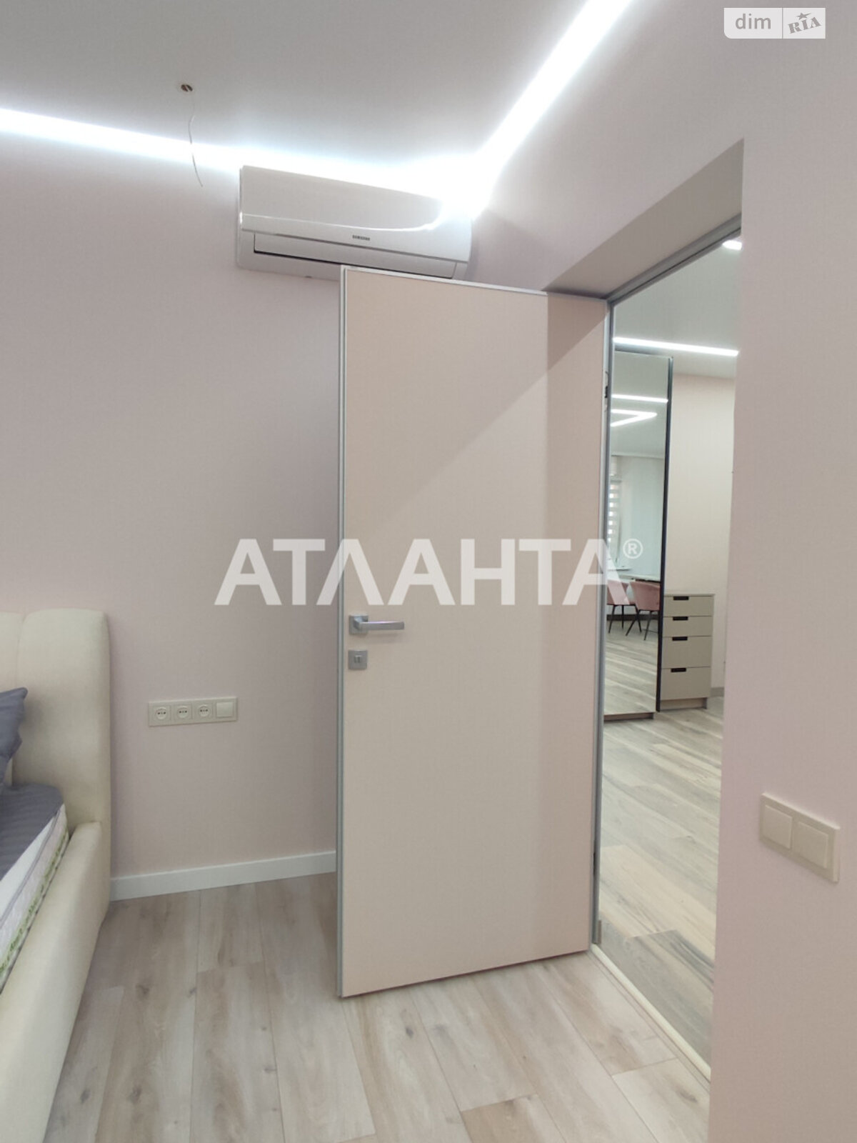 Продажа трехкомнатной квартиры в Одессе, на ул. Люстдорфская дорога 55/6, район Киевский фото 1 Продажа трехкомнатной квартиры в Одессе, на ул. Люстдорфская дорога 55/6, район Киевский фото 1