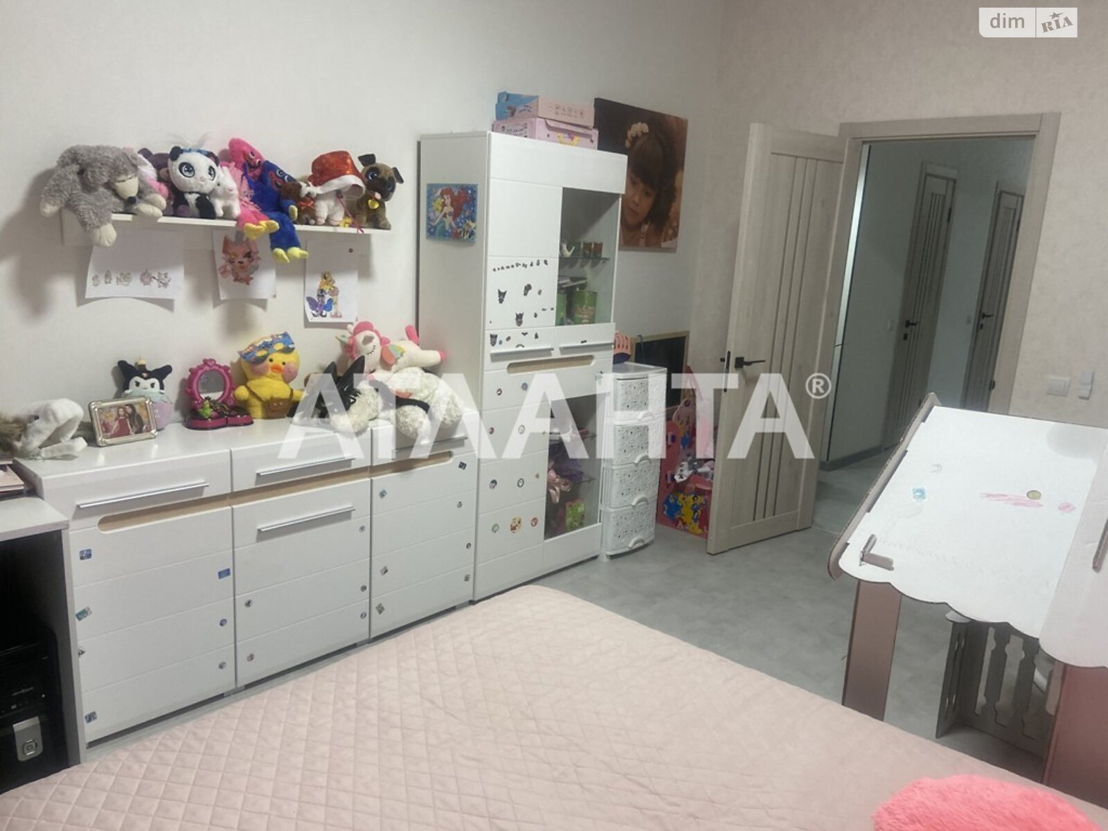 Продаж трикімнатної квартири в Одесі, на вул. Люстдорфська дорога, район Київський фото 1 Продаж трикімнатної квартири в Одесі, на вул. Люстдорфська дорога, район Київський фото 1
